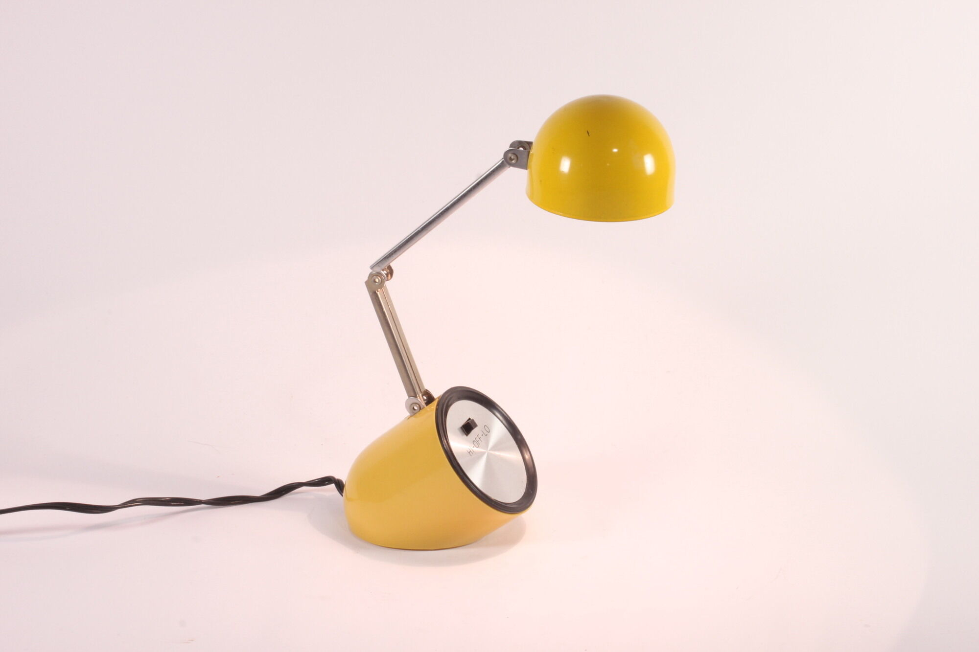 Space age yellow telescopic pill reading lamp by well-lite, honkong 1970s.