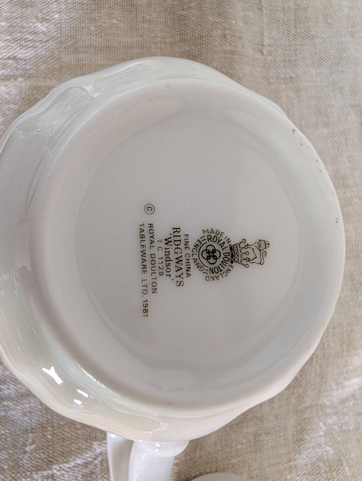 6 tasses Windsor 1981 – Jardin anglais fleuri
