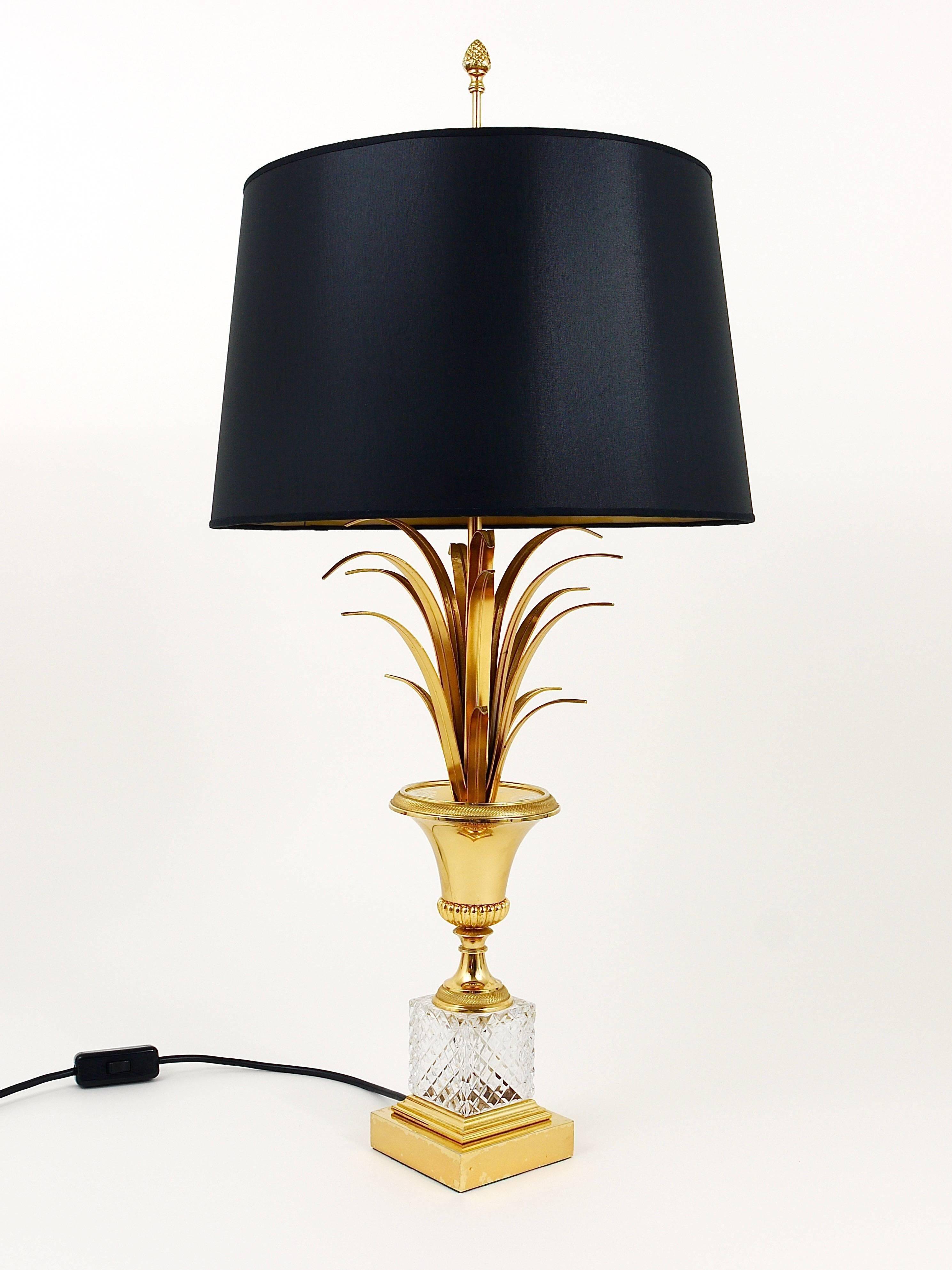 Lampe de table Hollywood Regency feuille d'ananas en laiton doré et verre, France, années 1970