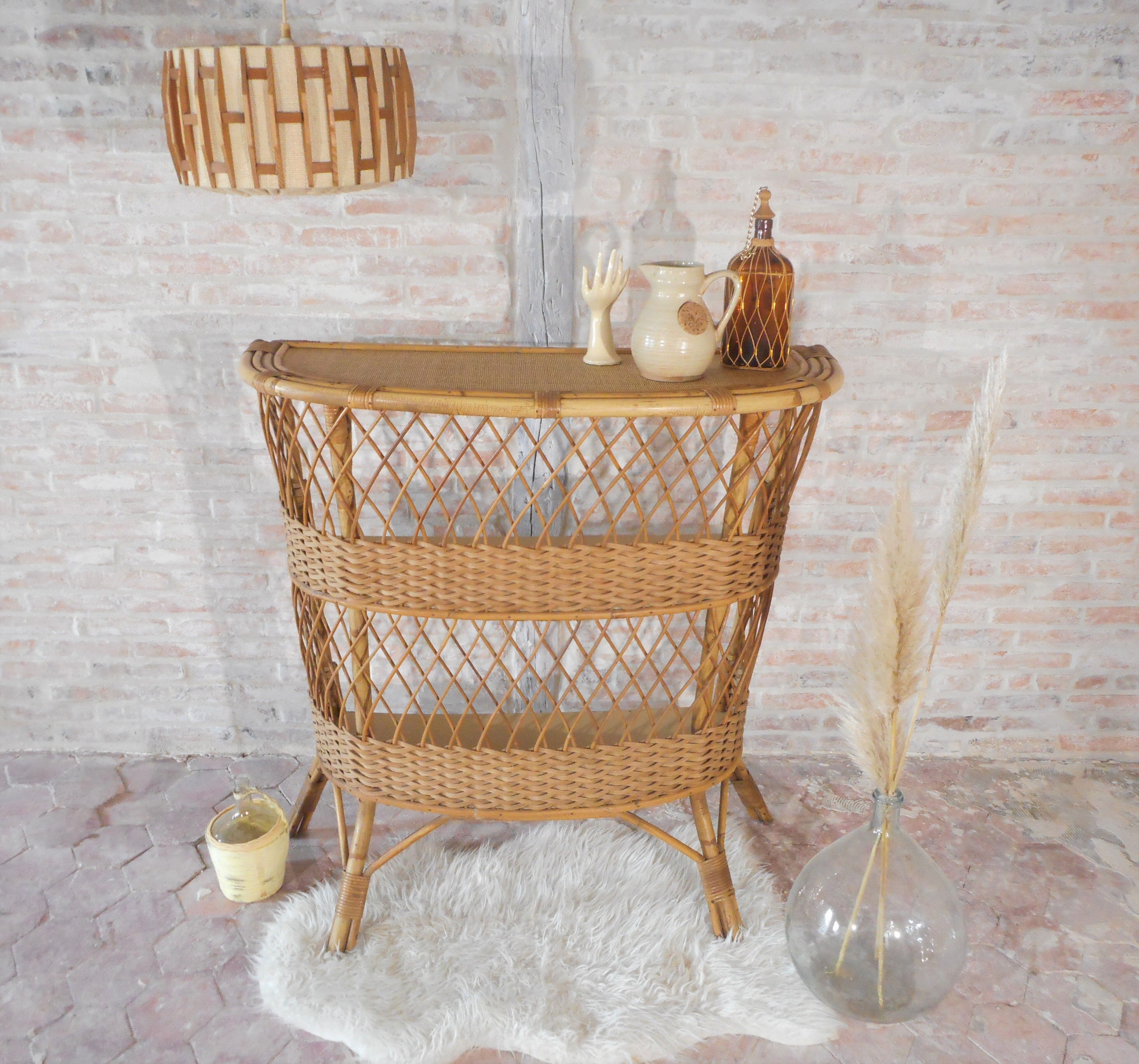 Rattan bar