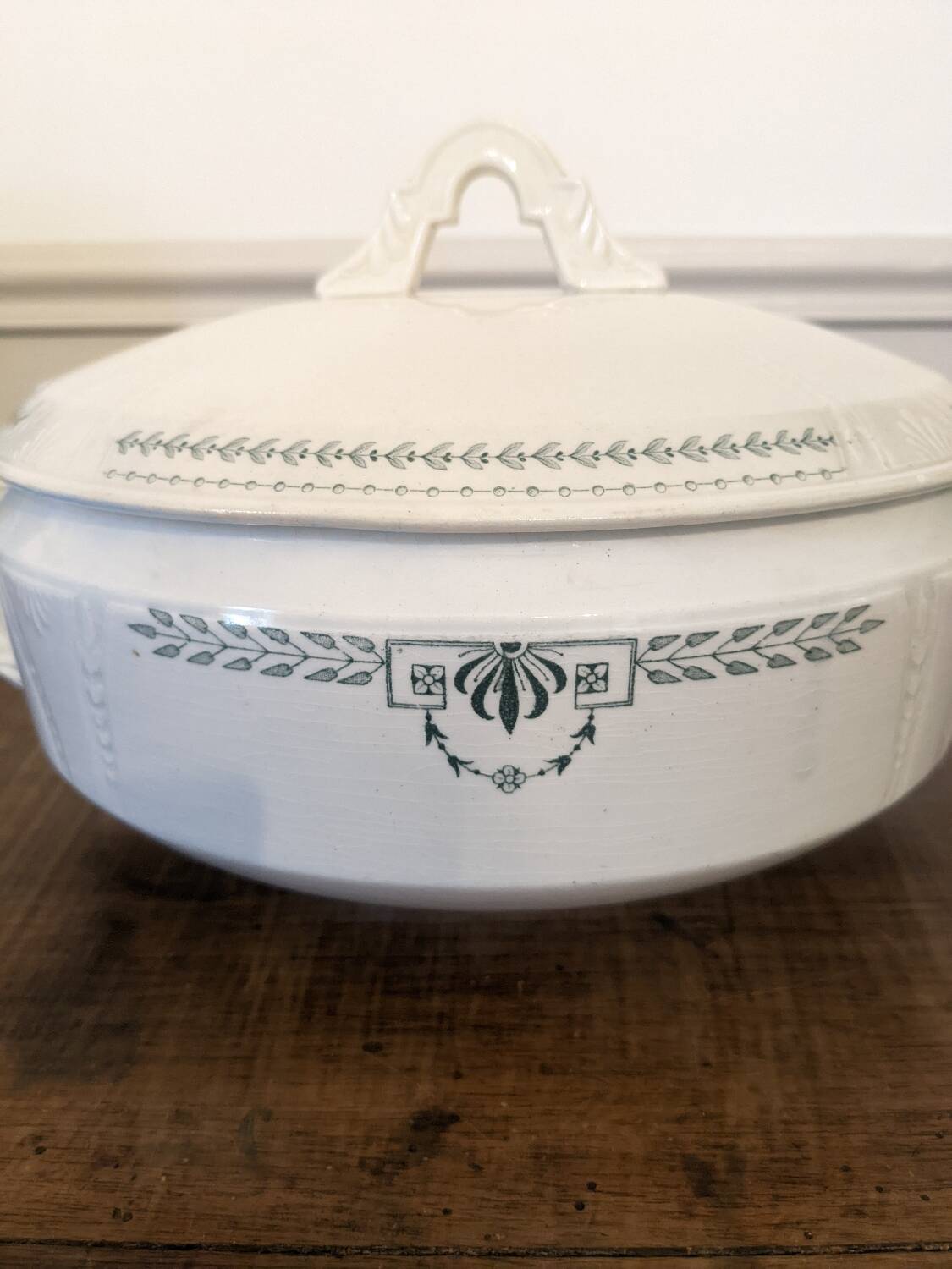 Clara soup tureen, Gien iron earth