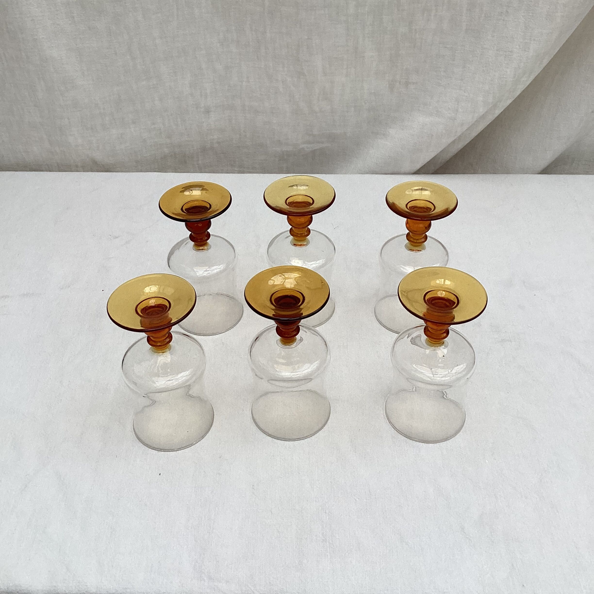 Set of six stemmed glasses stamped France dimensions: height -12cm- diameter 6cm-