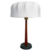 Lampe de table en teck et coton de style milieu du siècle par Einar Bäckström, Suède, 1950s