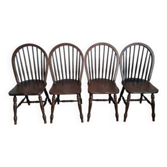 Ensemble de 4 chaises vintage à barreaux windsor.
