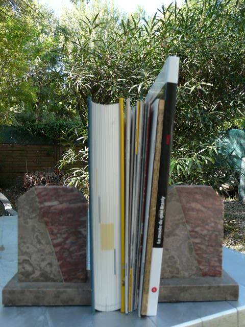 Paire de serre livres en marbre art déco