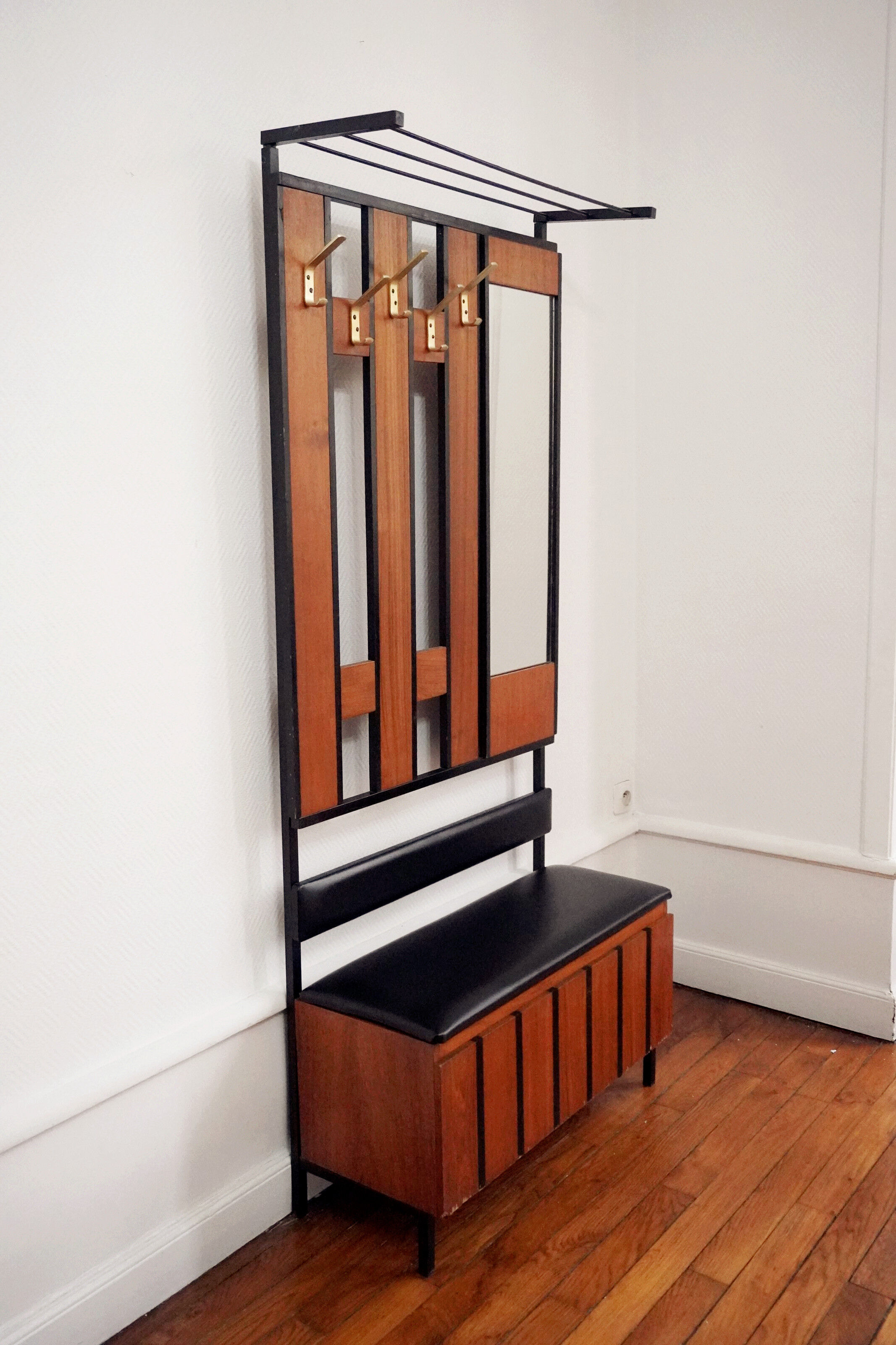 Vintage coat hanger with mirror and chest