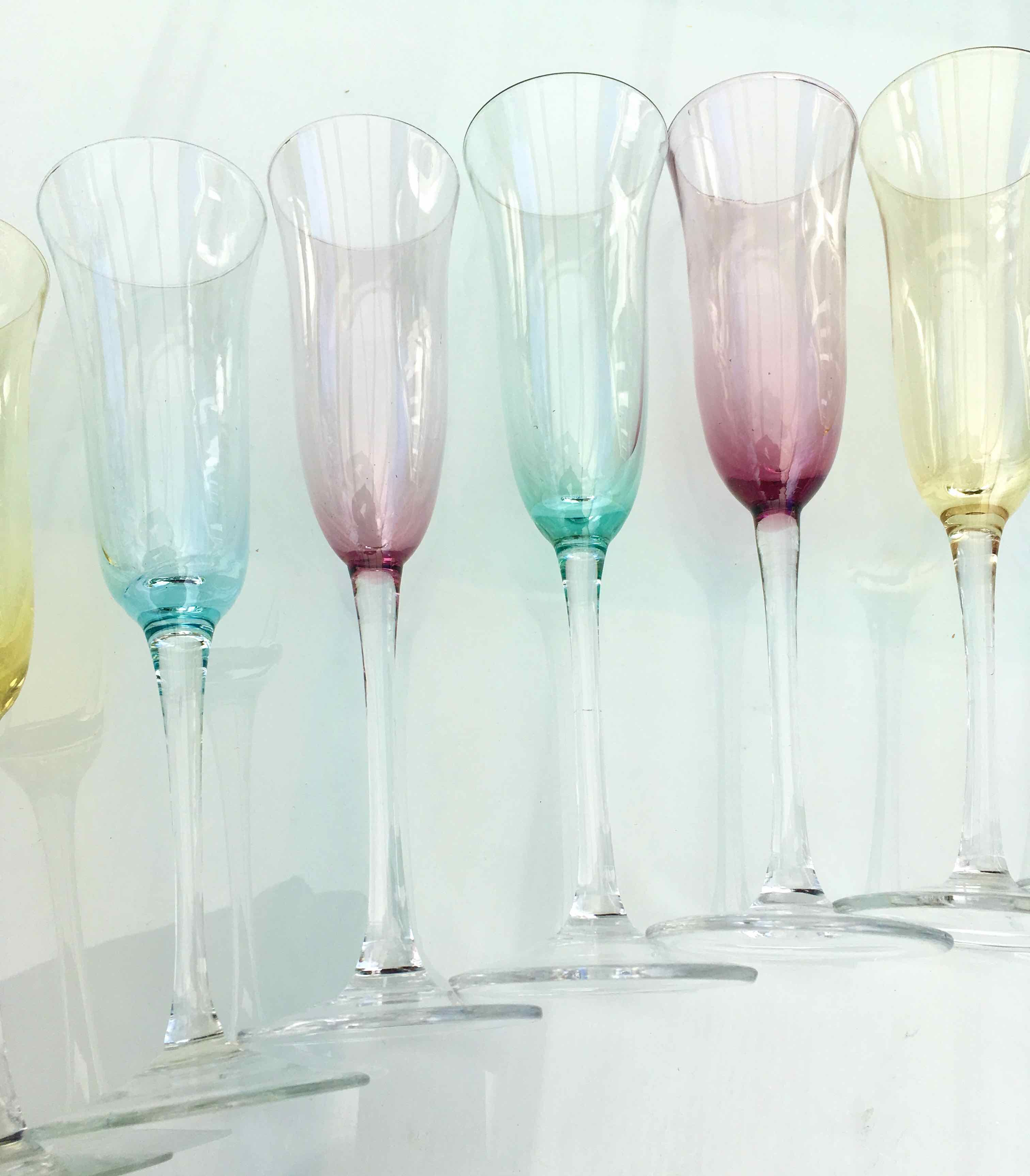 Set de 10 flûtes à champagne colorées