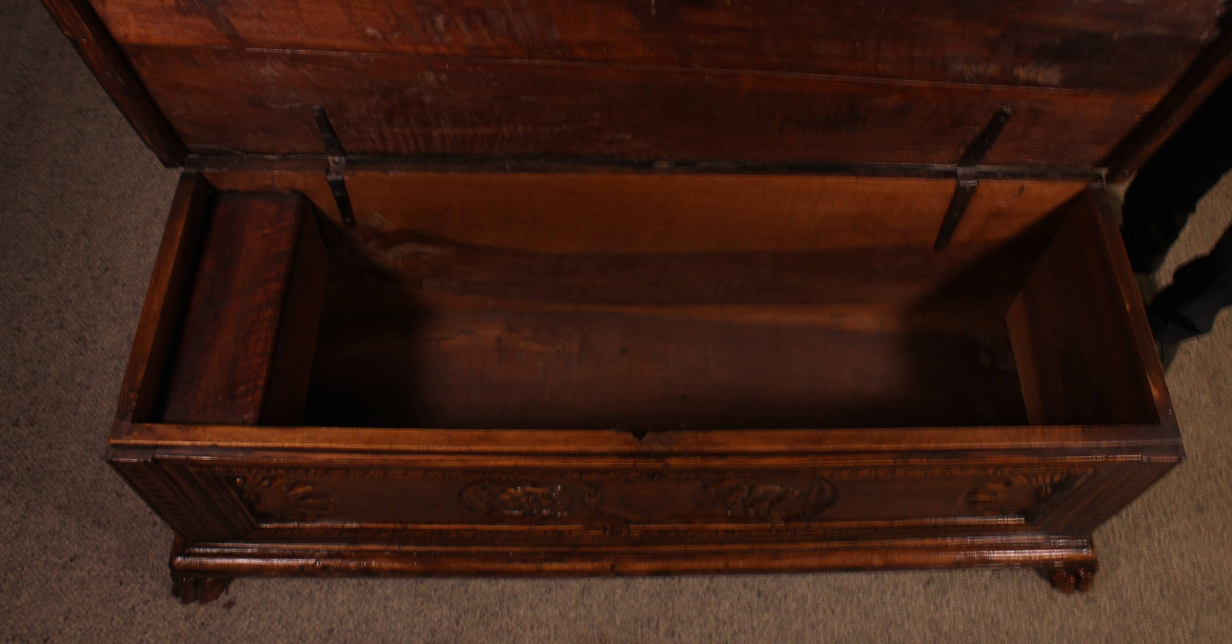 Italian Renaissance walnut chest - circa 1600