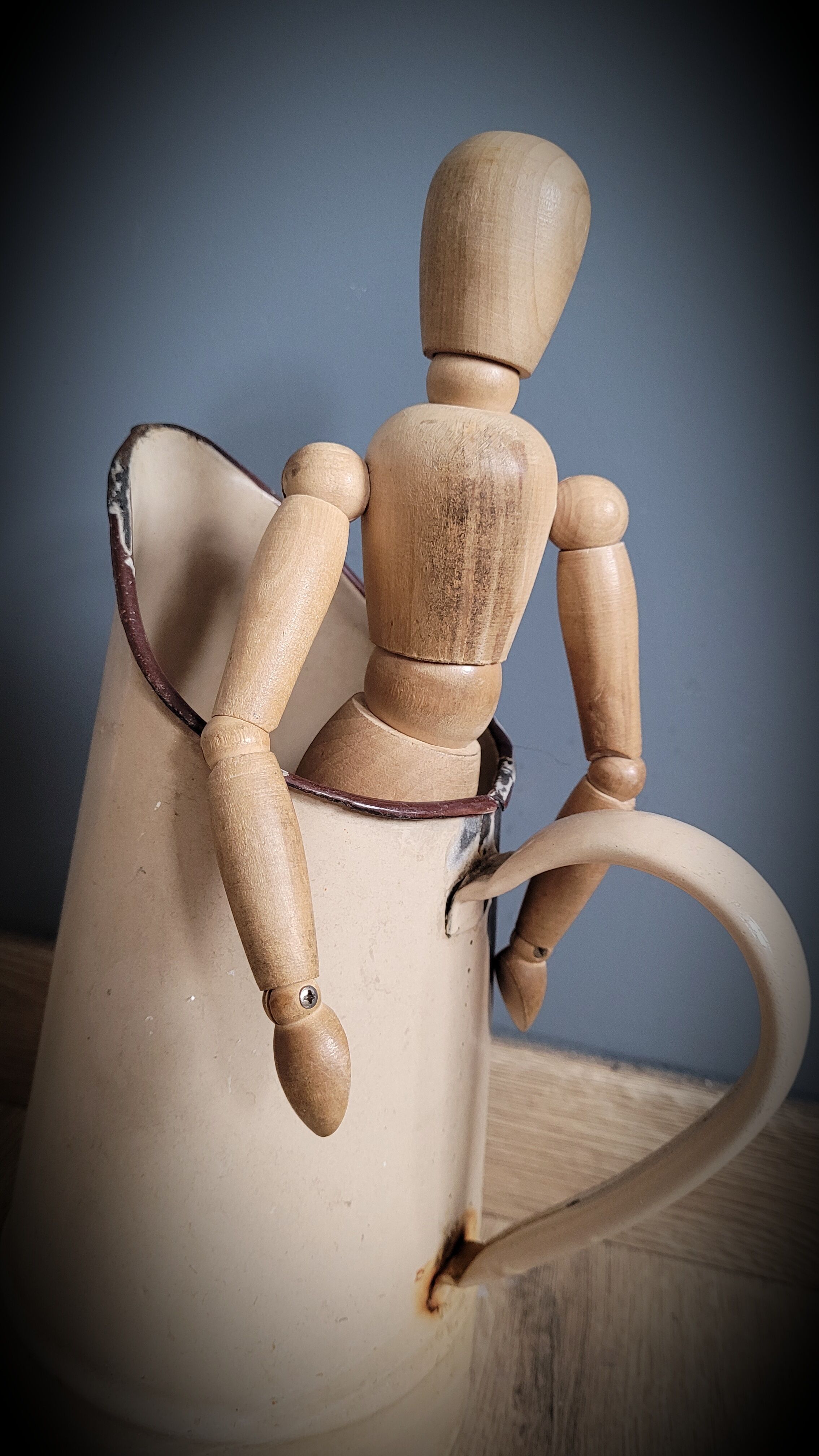 Broc enamelled beige