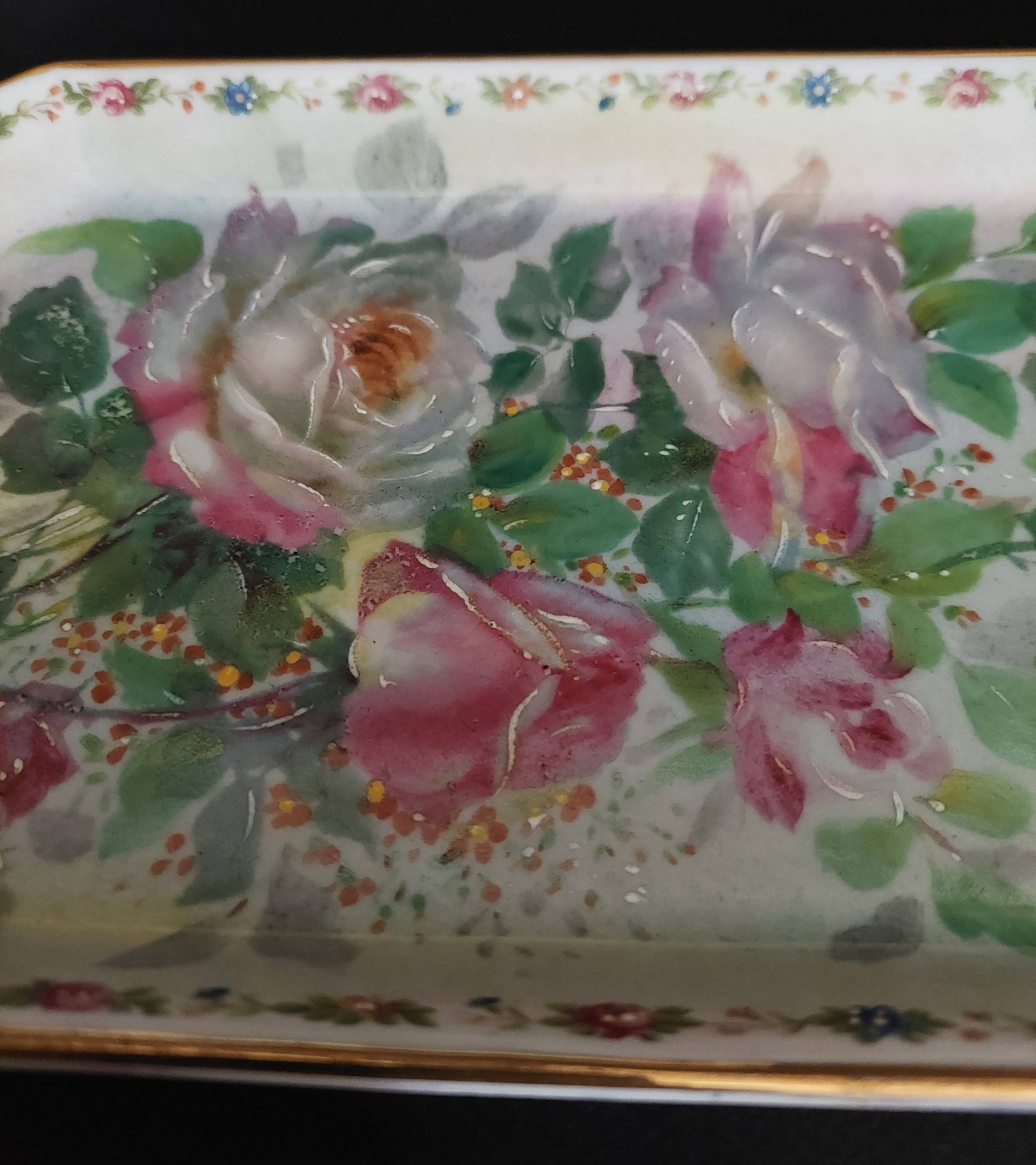 Hollow brand a porcelain cake dish