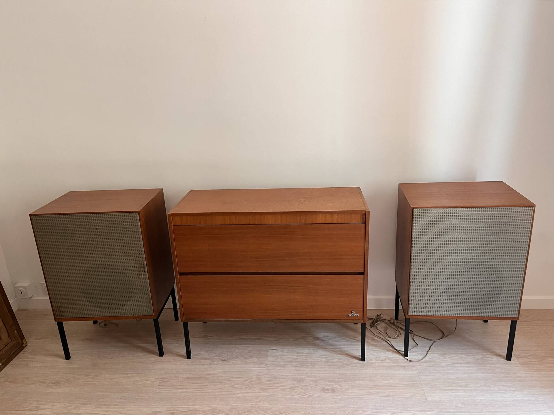 Meuble radio grundig HI FI STUDIO 50