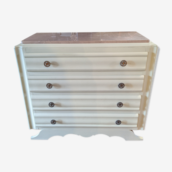 Antique chest of drawers