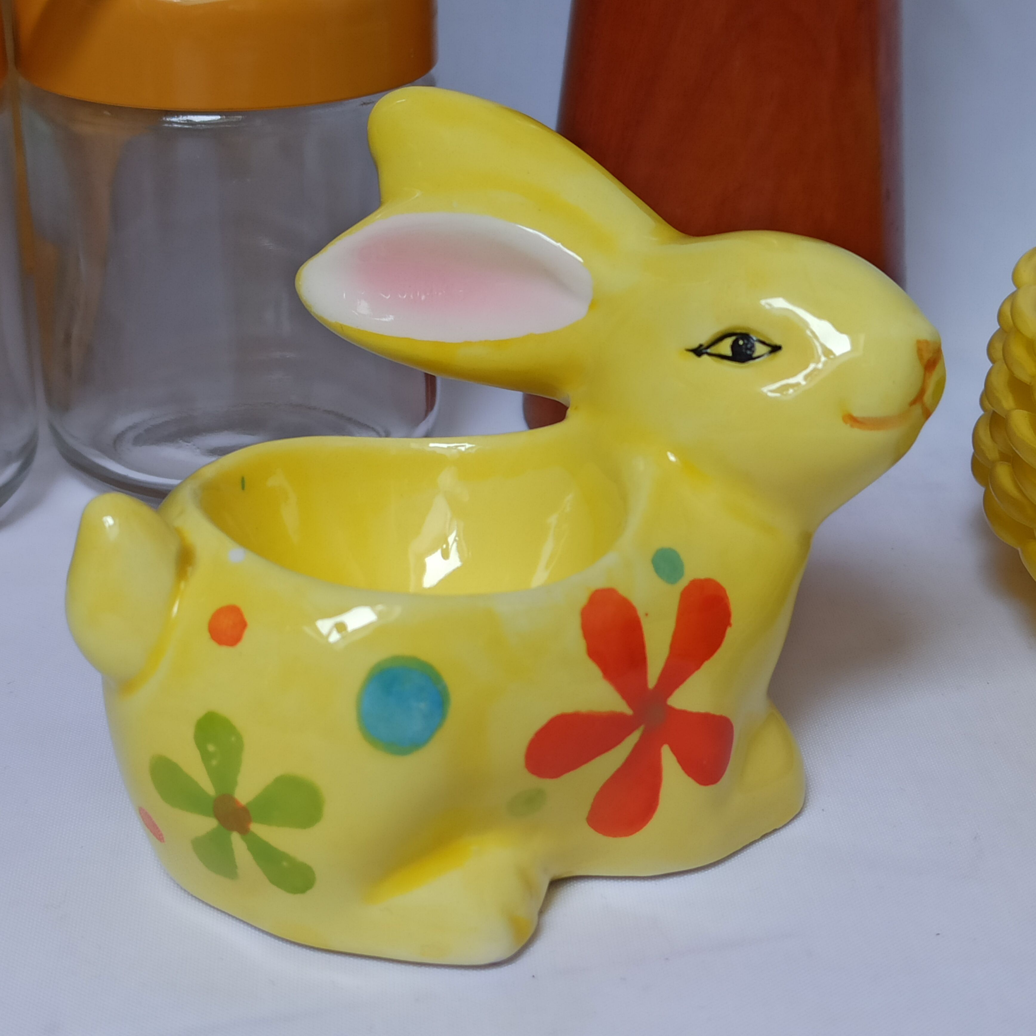 Coquetier in dabbling earthenware