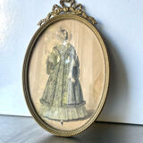 Antique oval metal gold colored brass bronze picture frame