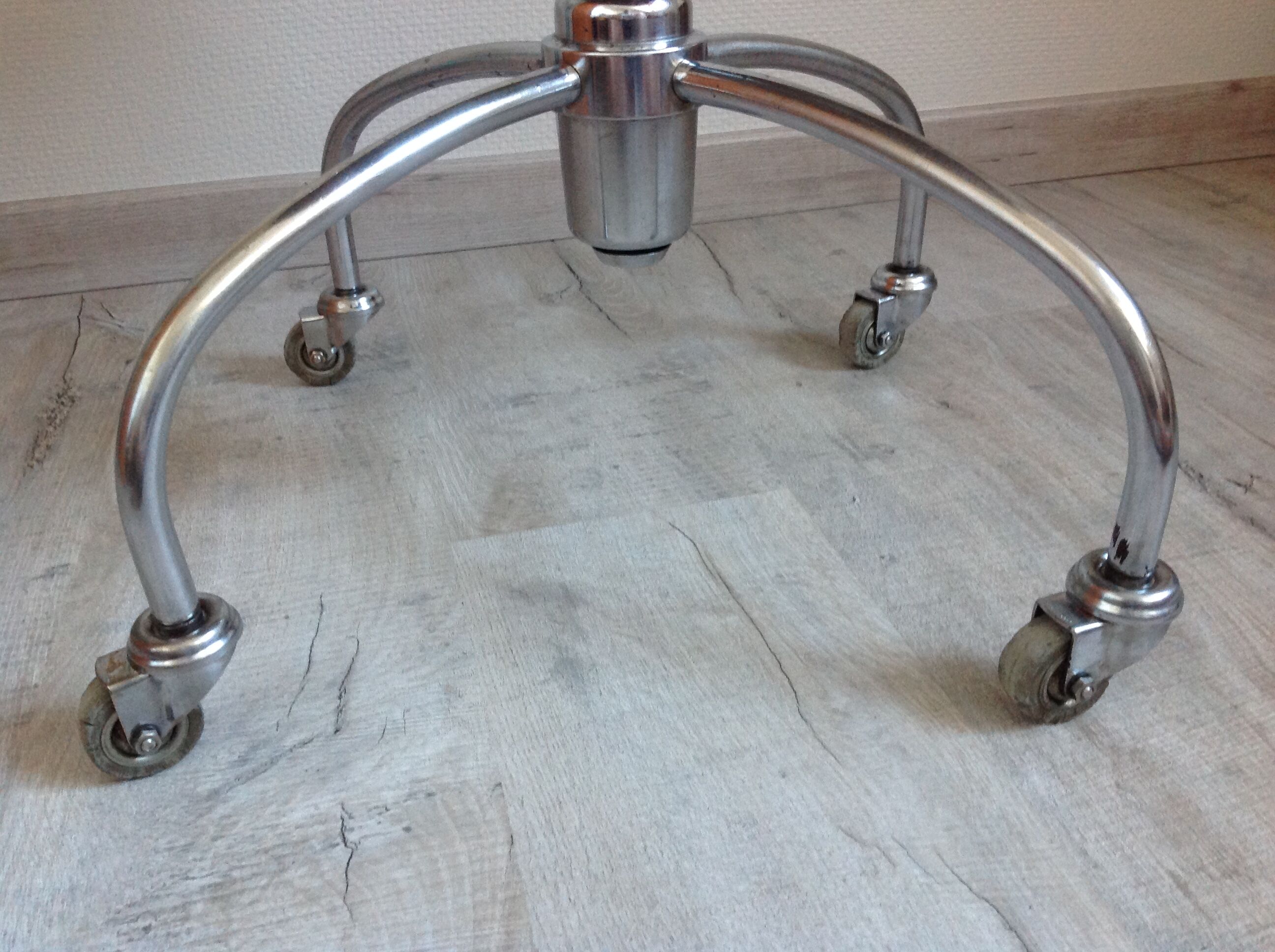 Chrome metal swivel chair industrial/vintage style 50s-60s