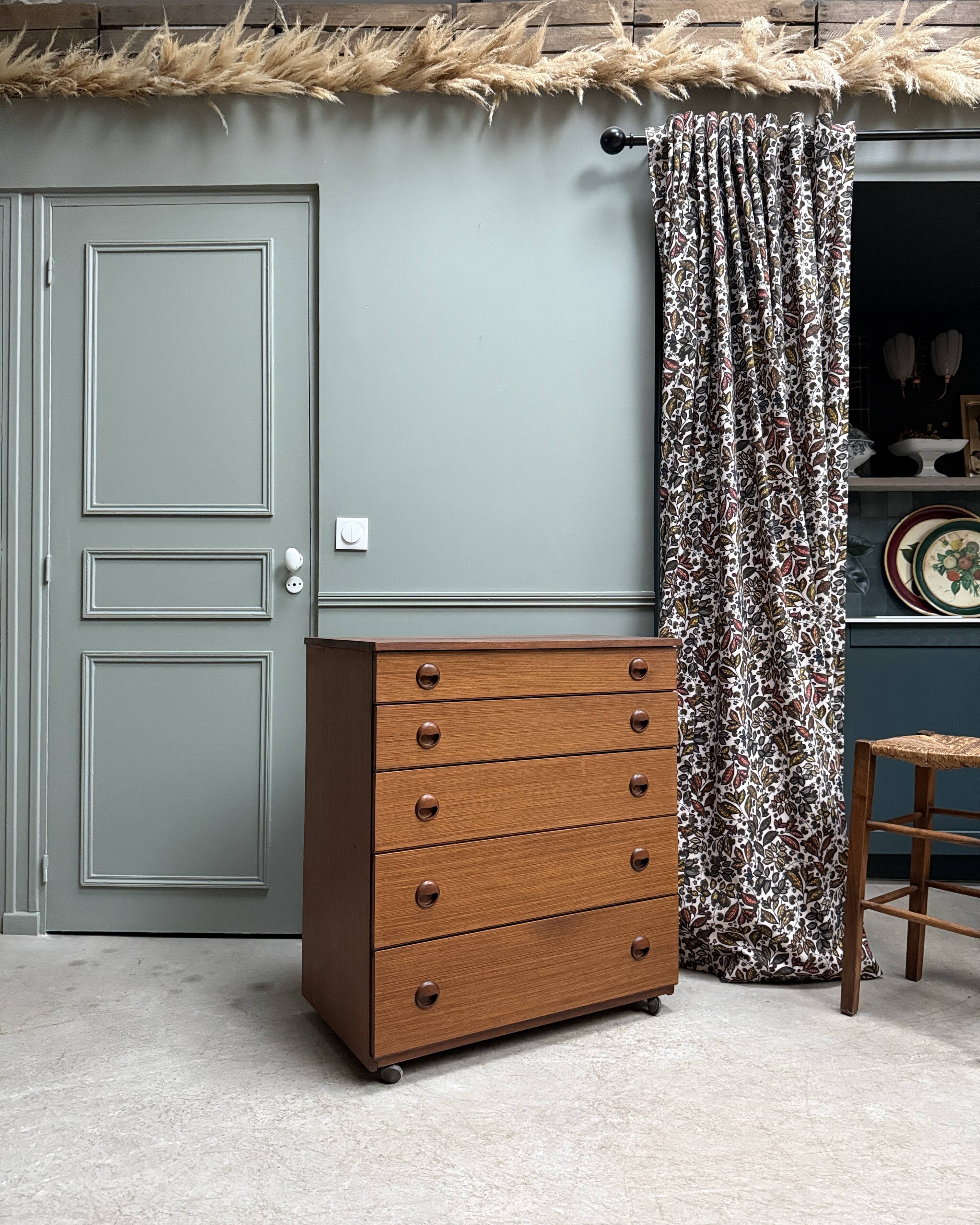 Scandinavian commode Schreiber