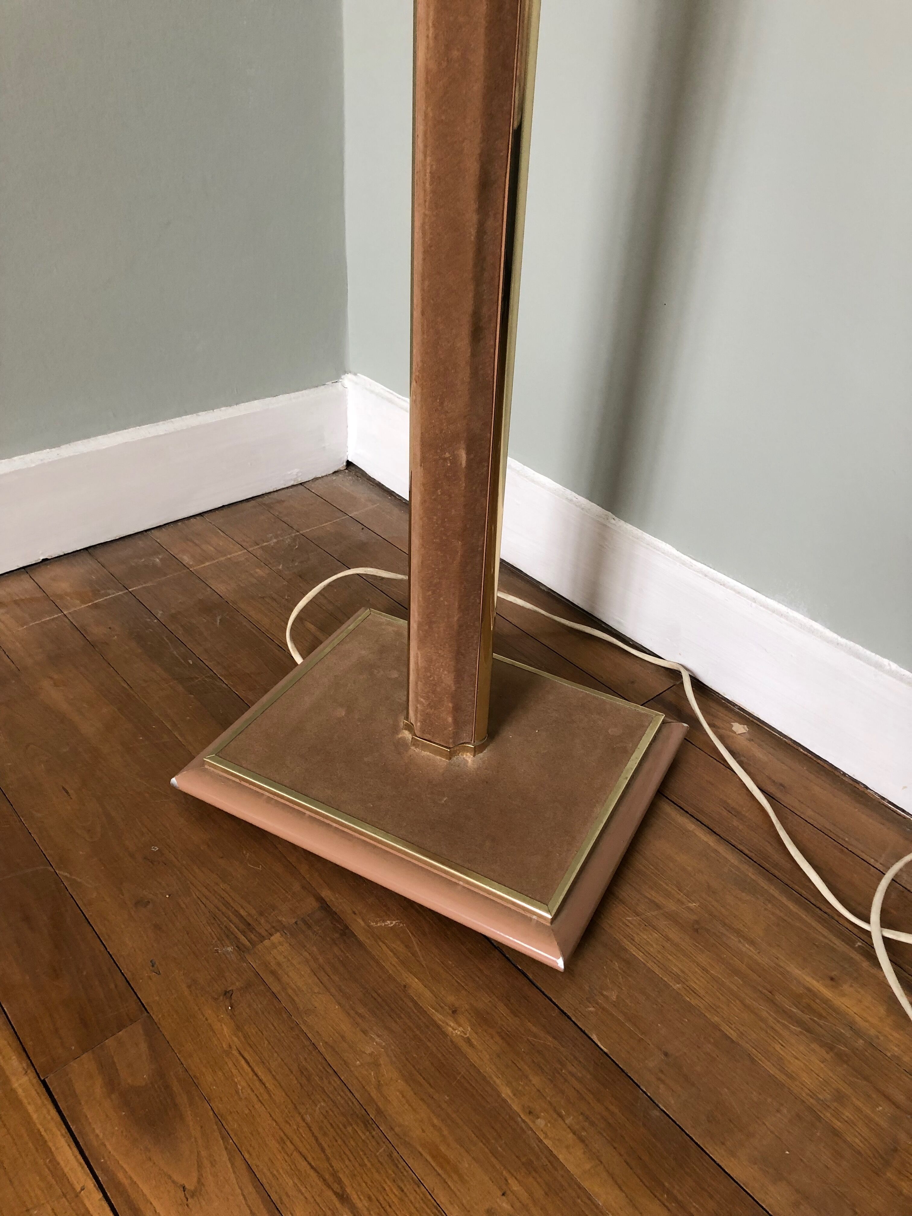 Articulated floor lamp in brass and velvet