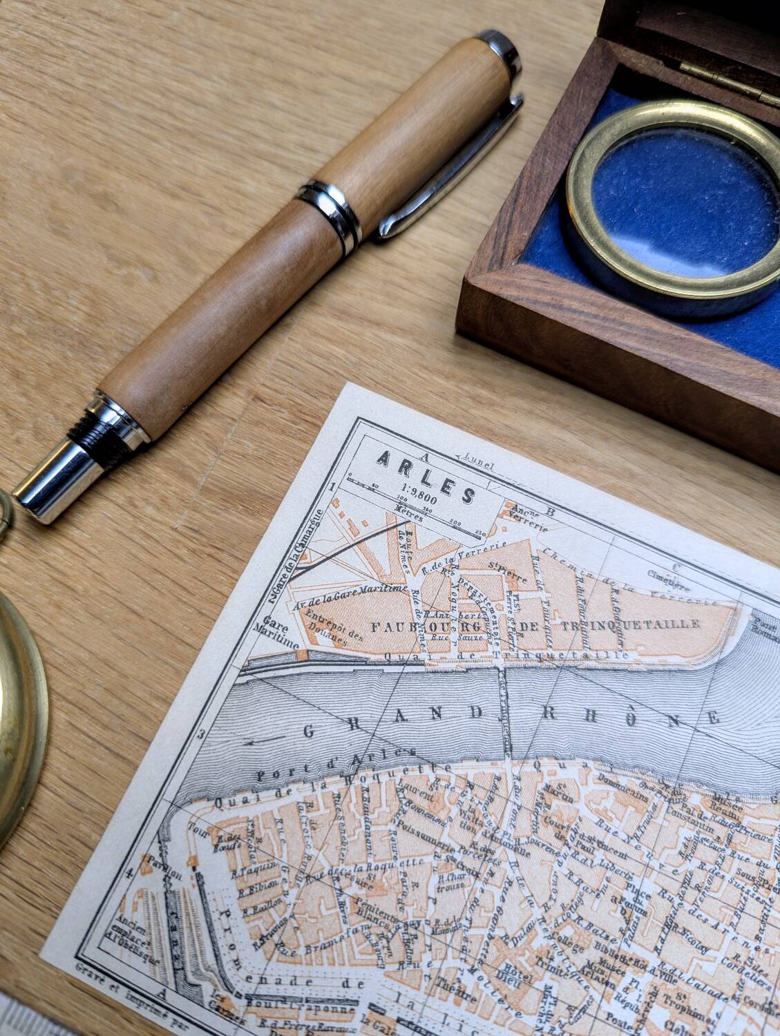 Arles, old small map, printed in 1906.