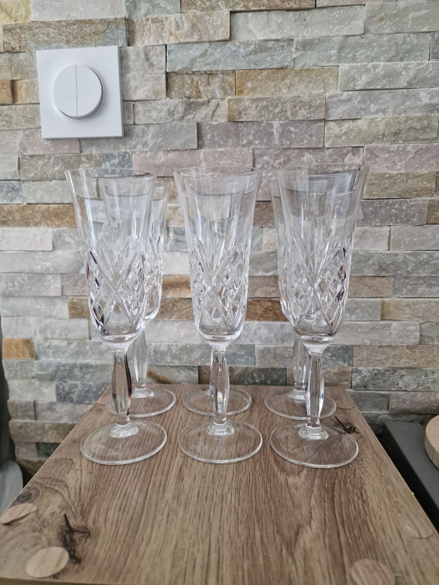 Set of 6 hand-cut crystal champagne flutes