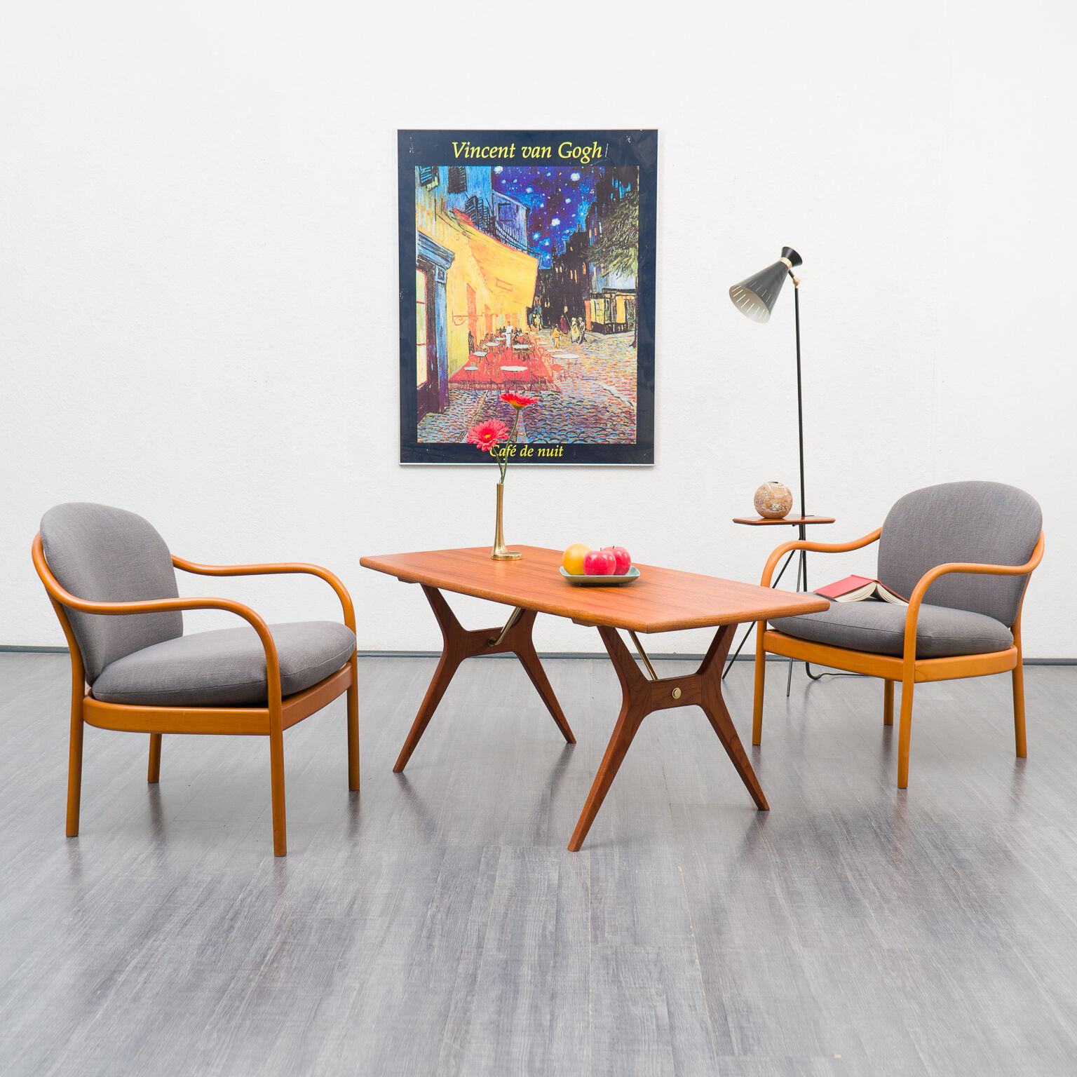 Table vintage en teck, pieds ciseaux