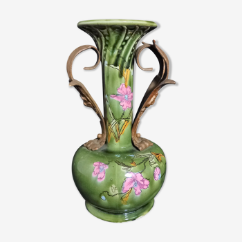 Art nouveau vase in earthenware with floral motifs and anses golden metal leaves