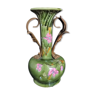 Art nouveau vase in earthenware with floral motifs and anses golden metal leaves
