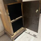 Meuble en métal riveté table de chevet