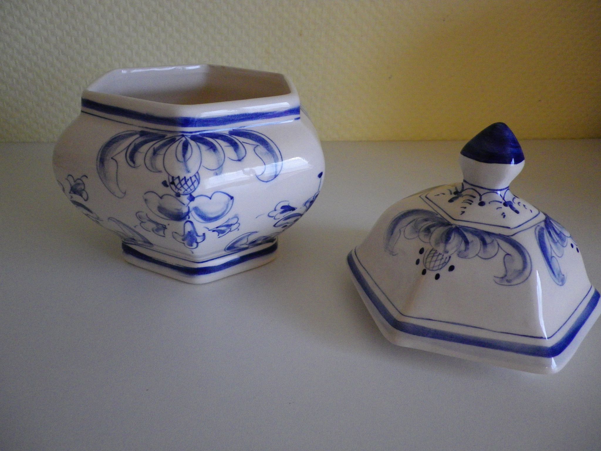 Hexagonal candy in earthenware 1970