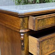 Commode Napoléon III en noyer, sapin et marbre blanc du 19ème siècle