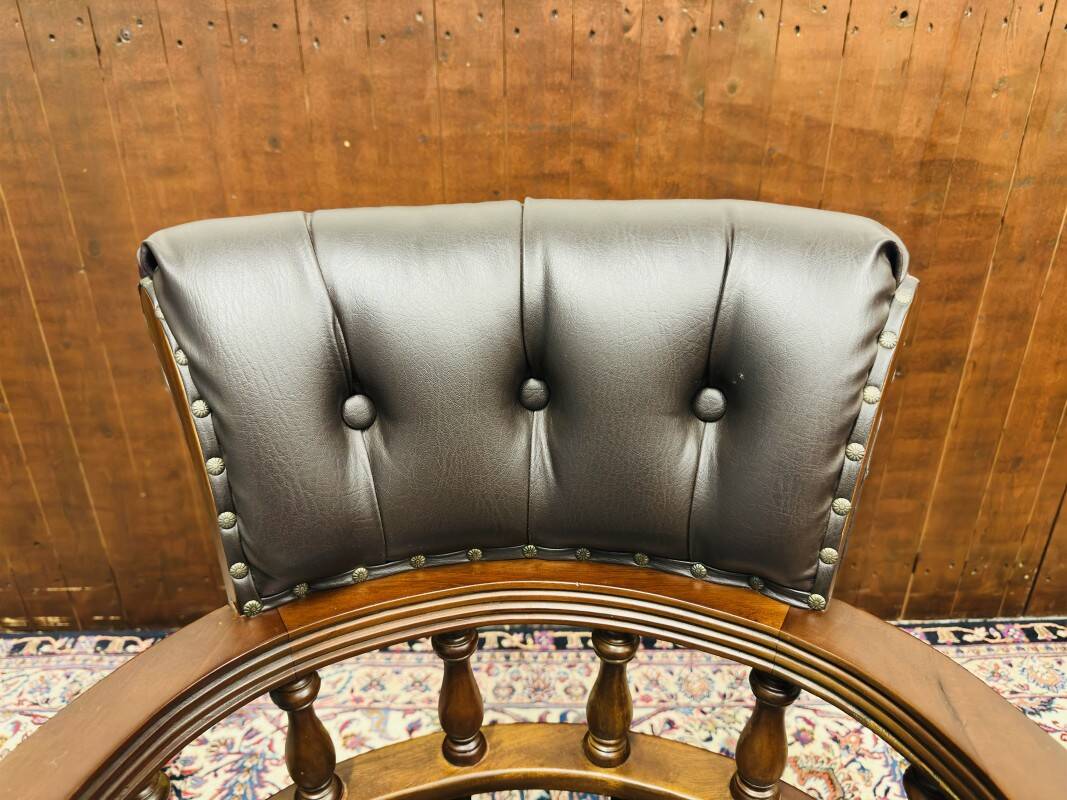 Chaise de bureau classique anglaise de style capitaine marron