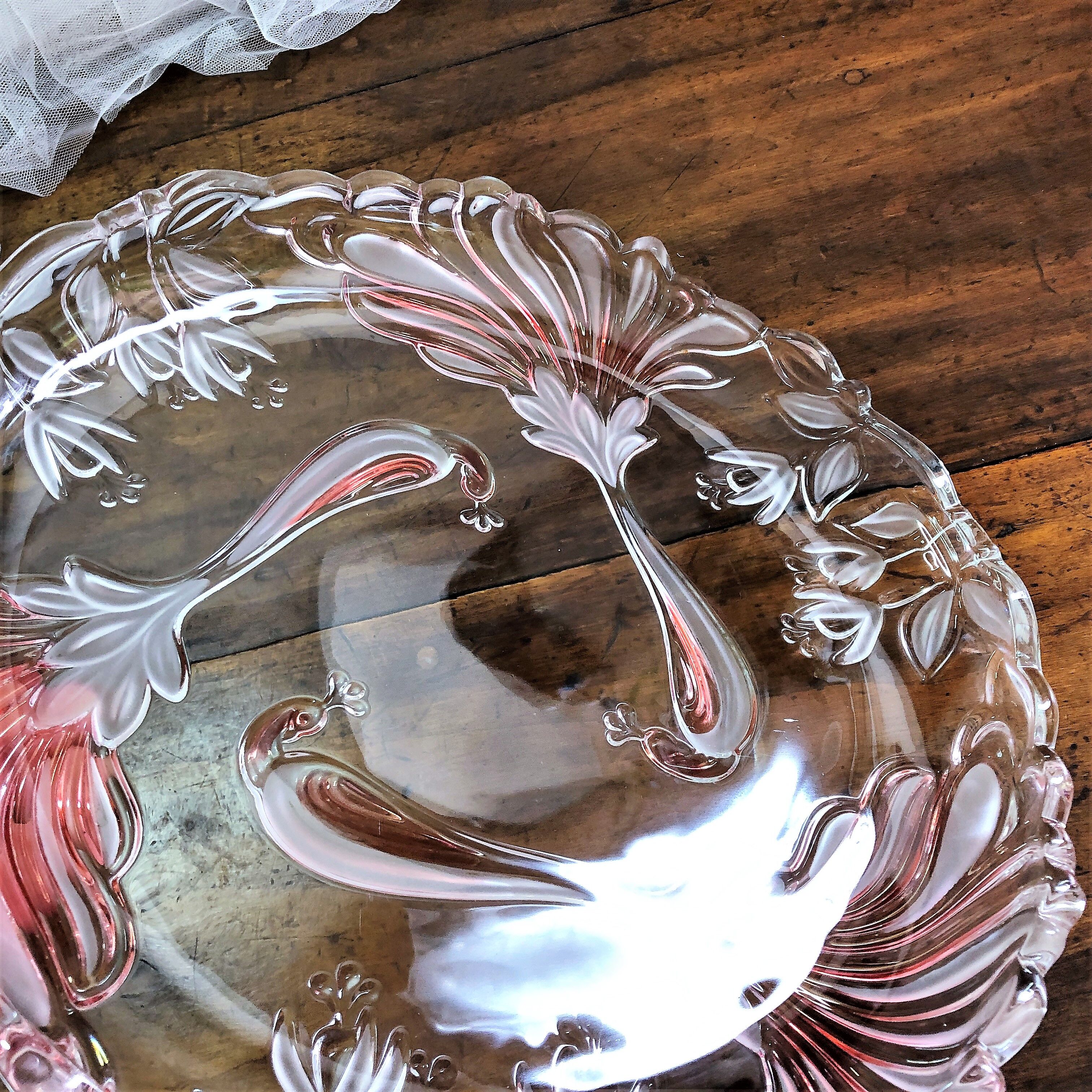 Cake dish serving pie peacock décor