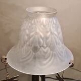 Lampe art nouveau fer forgé et tulipe verre opaque moulé  28x15