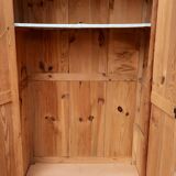 Armoire parisienne
