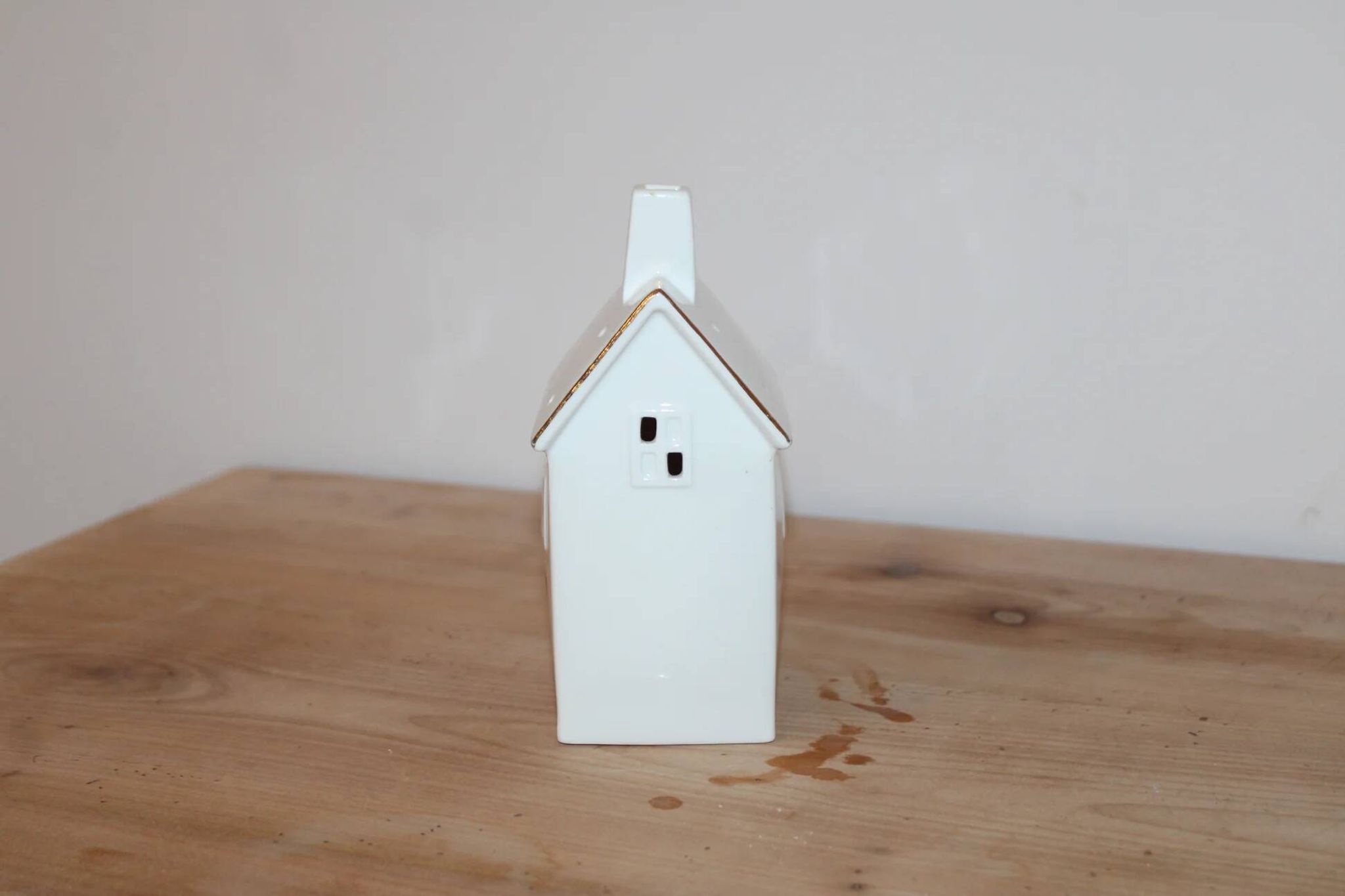Photophore maison en céramique blanche et dorée – Décoration lumineuse de Noël