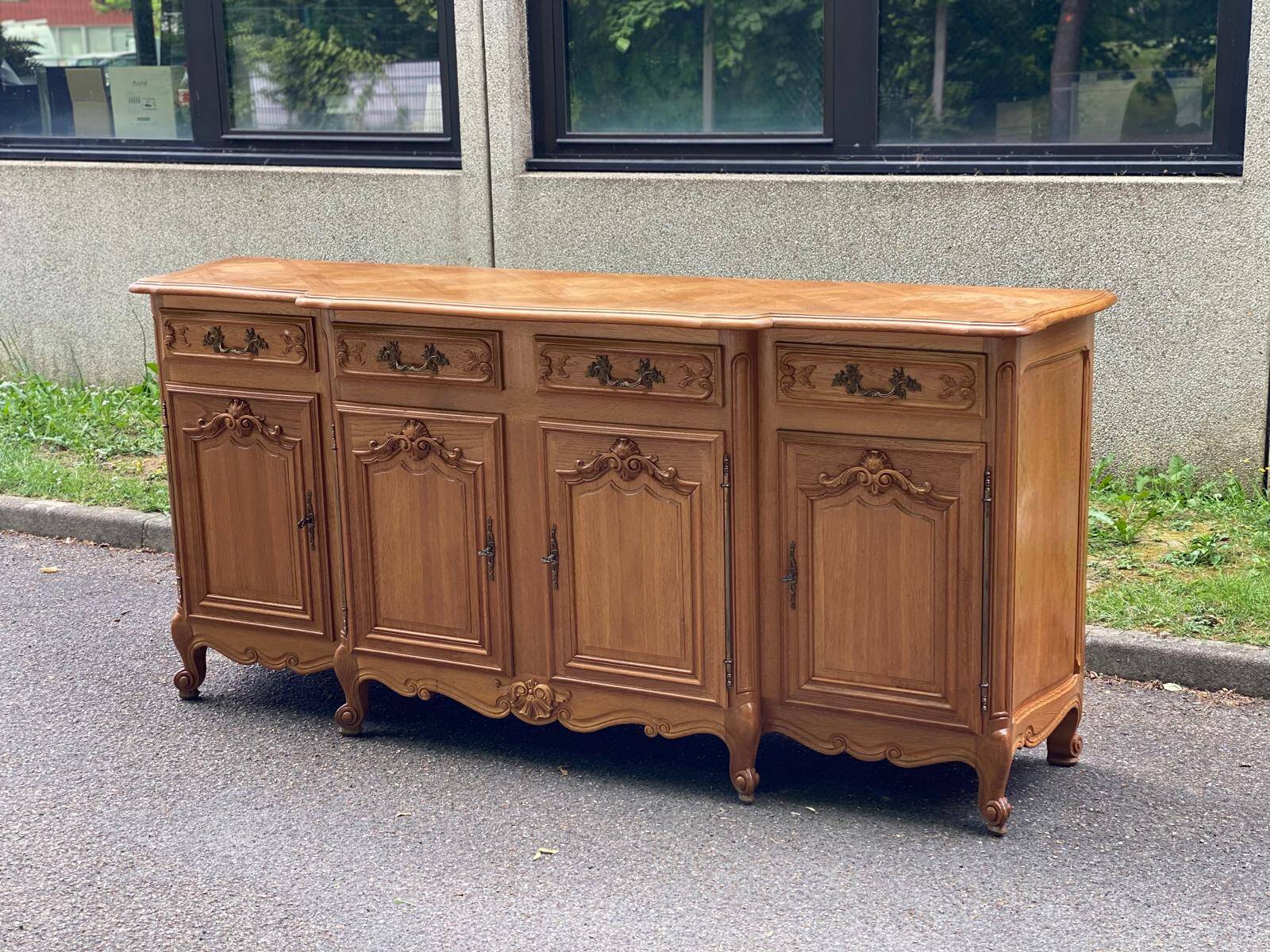 Louis XV sideboard in solid blond wood and marquetry