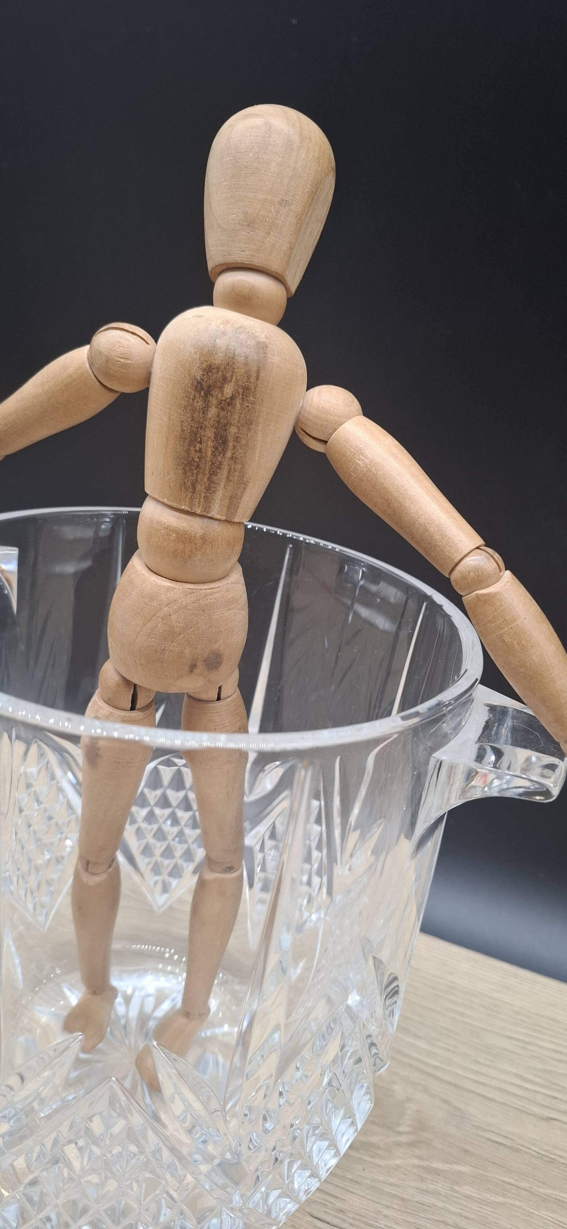 Chiseled crystal champagne bucket