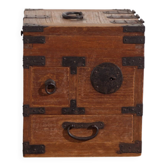 Japanese ko-dansu with hinged lid and paulownia wood drawers, Meiji–Taishō period, circa 1868–1926.