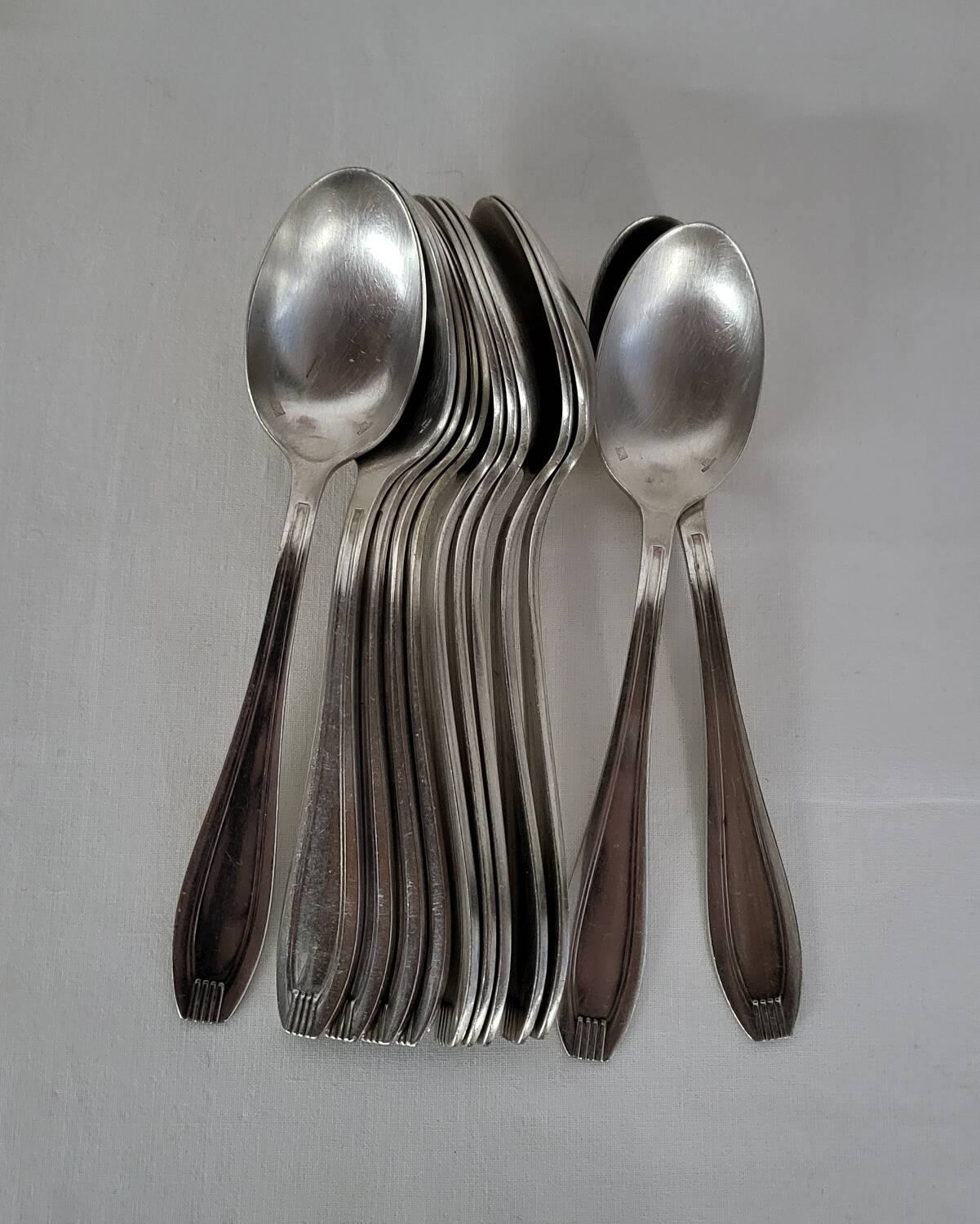 Manufrance 12 small silver-plated metal spoons / white
