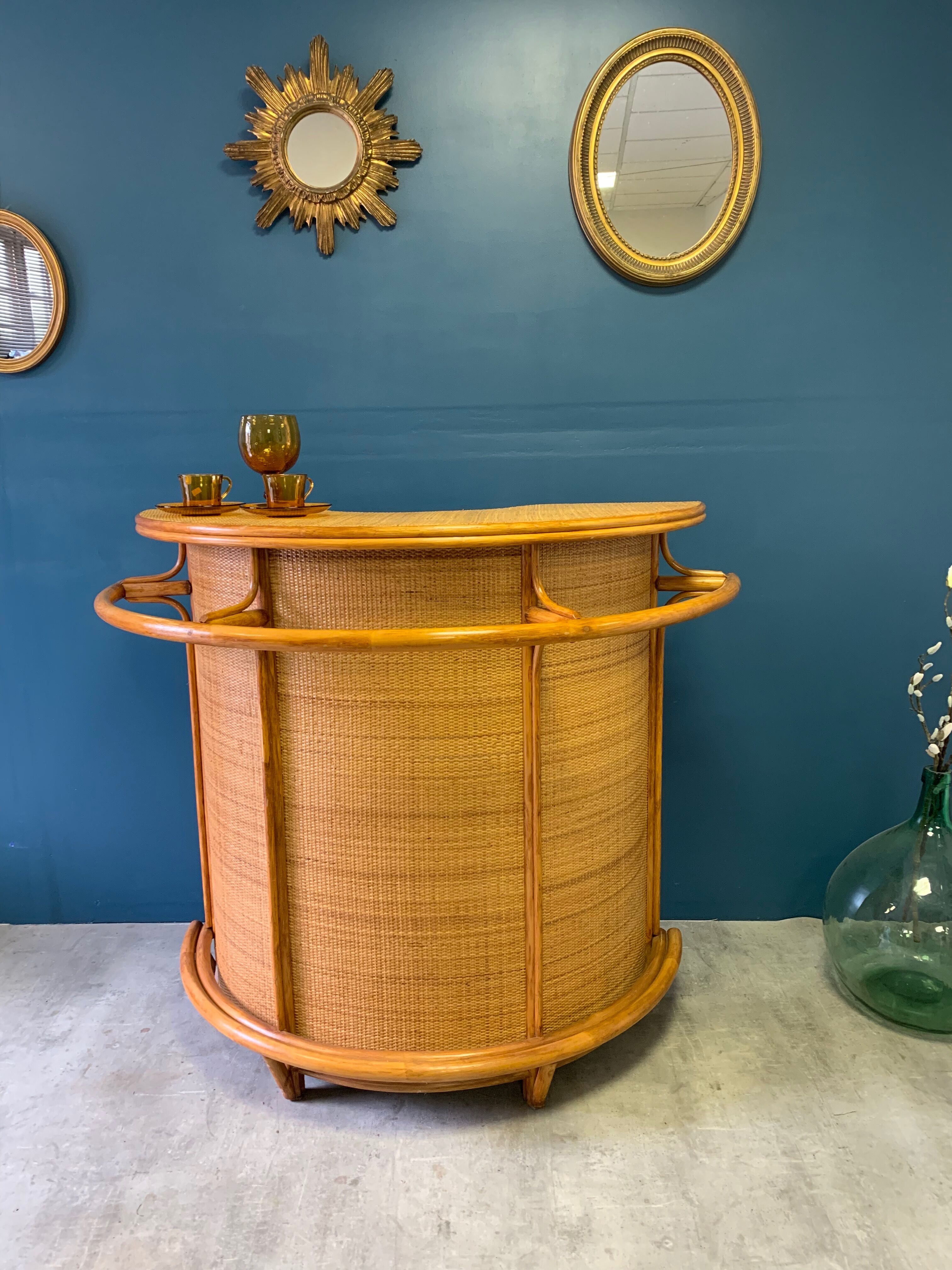 Vintage rattan bar