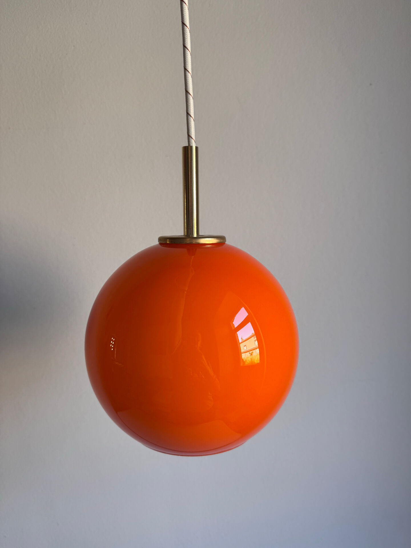 Suspension globe orange