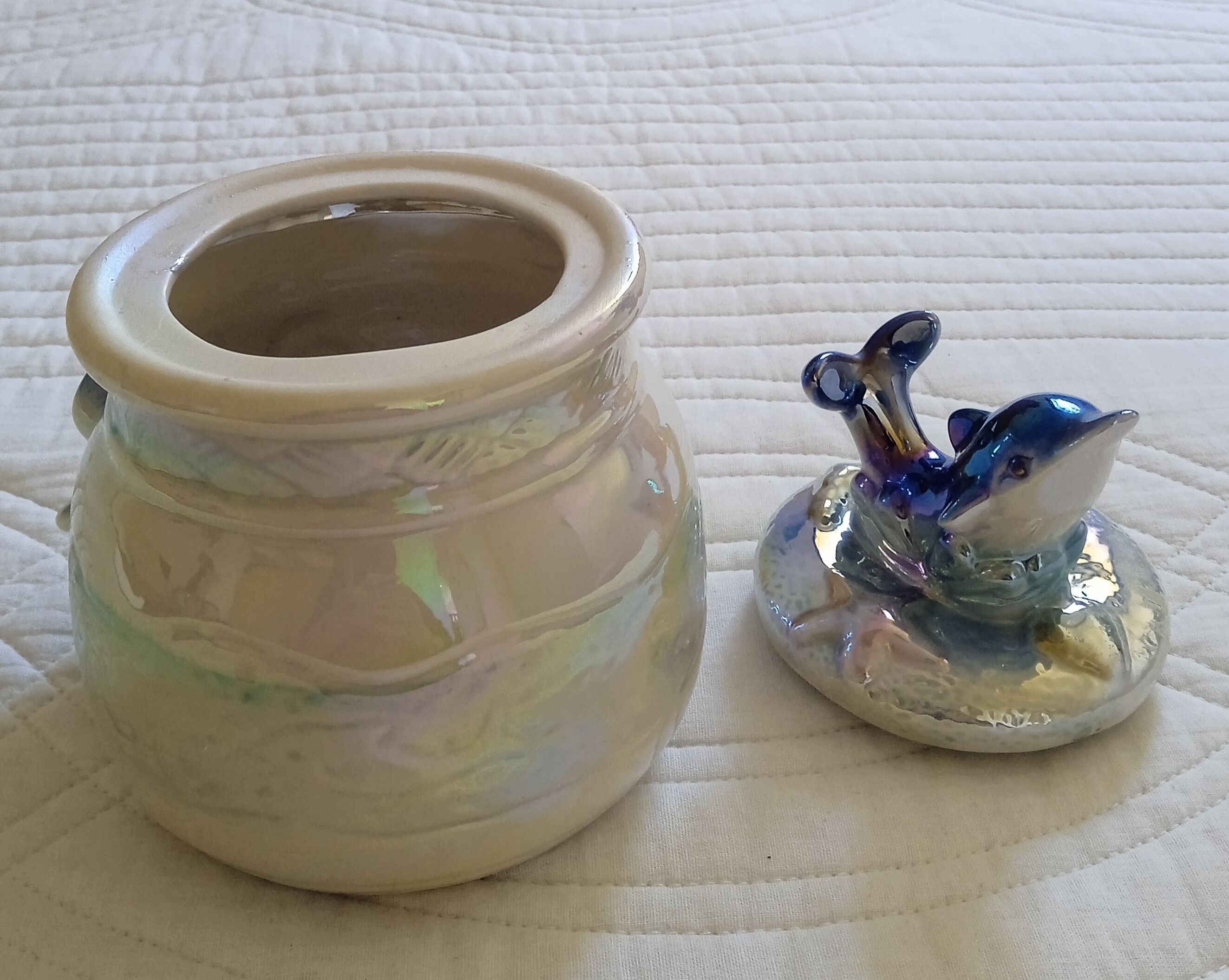 Bathroom porcelain dolphin pearl pot