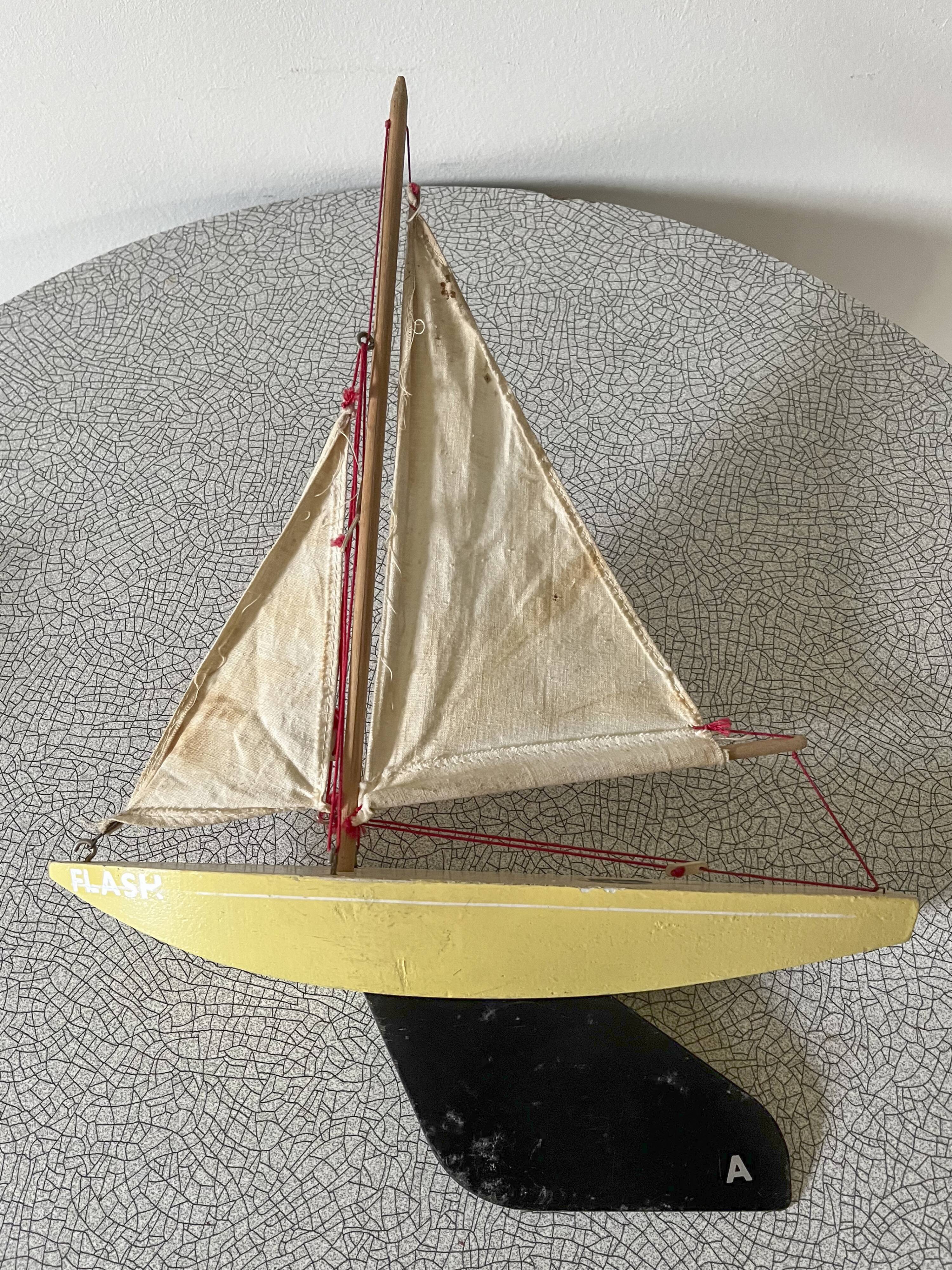 English basin sailboat bowman in wood, 50s-60s