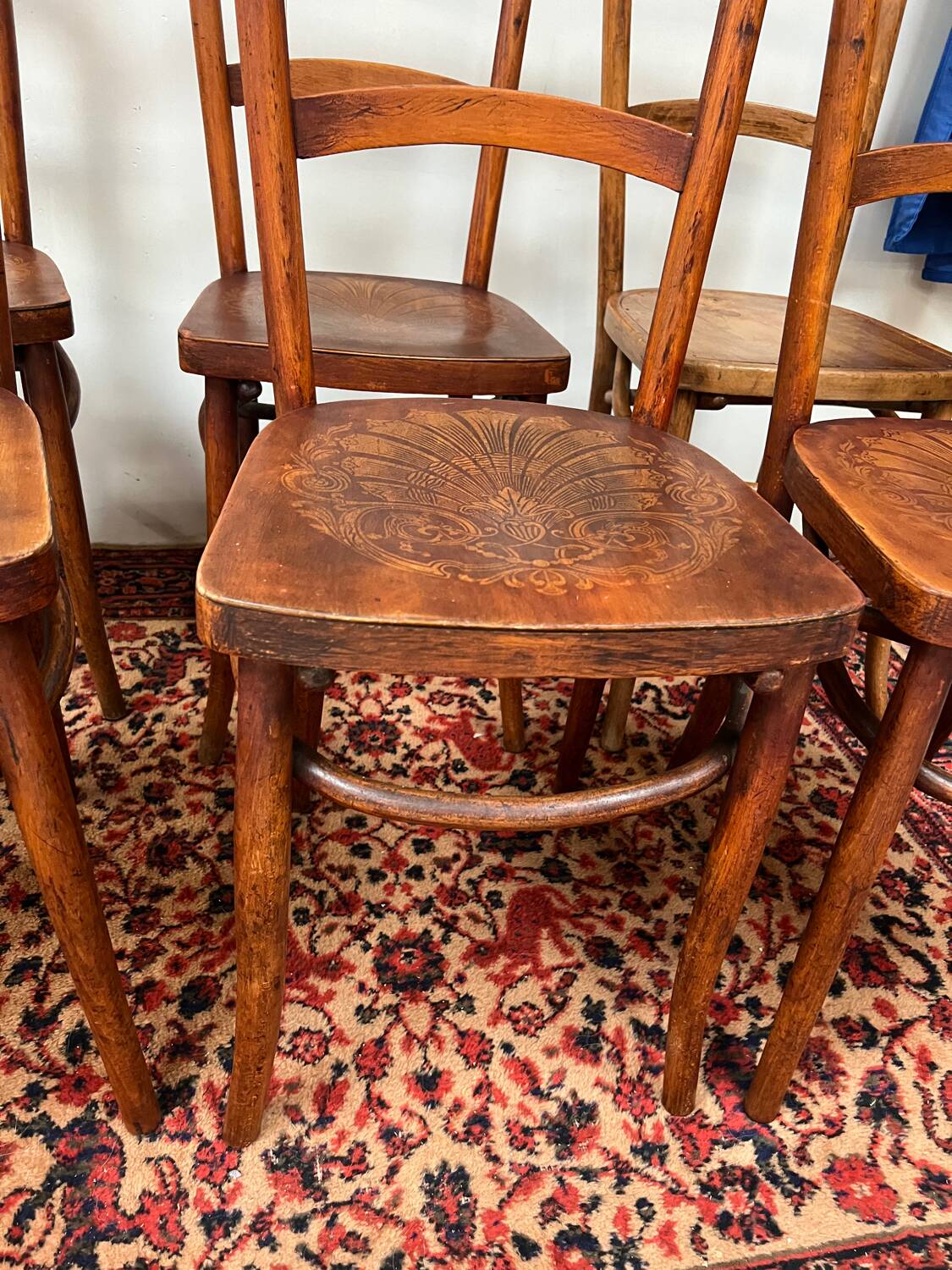 6 anciennes chaises bistrot