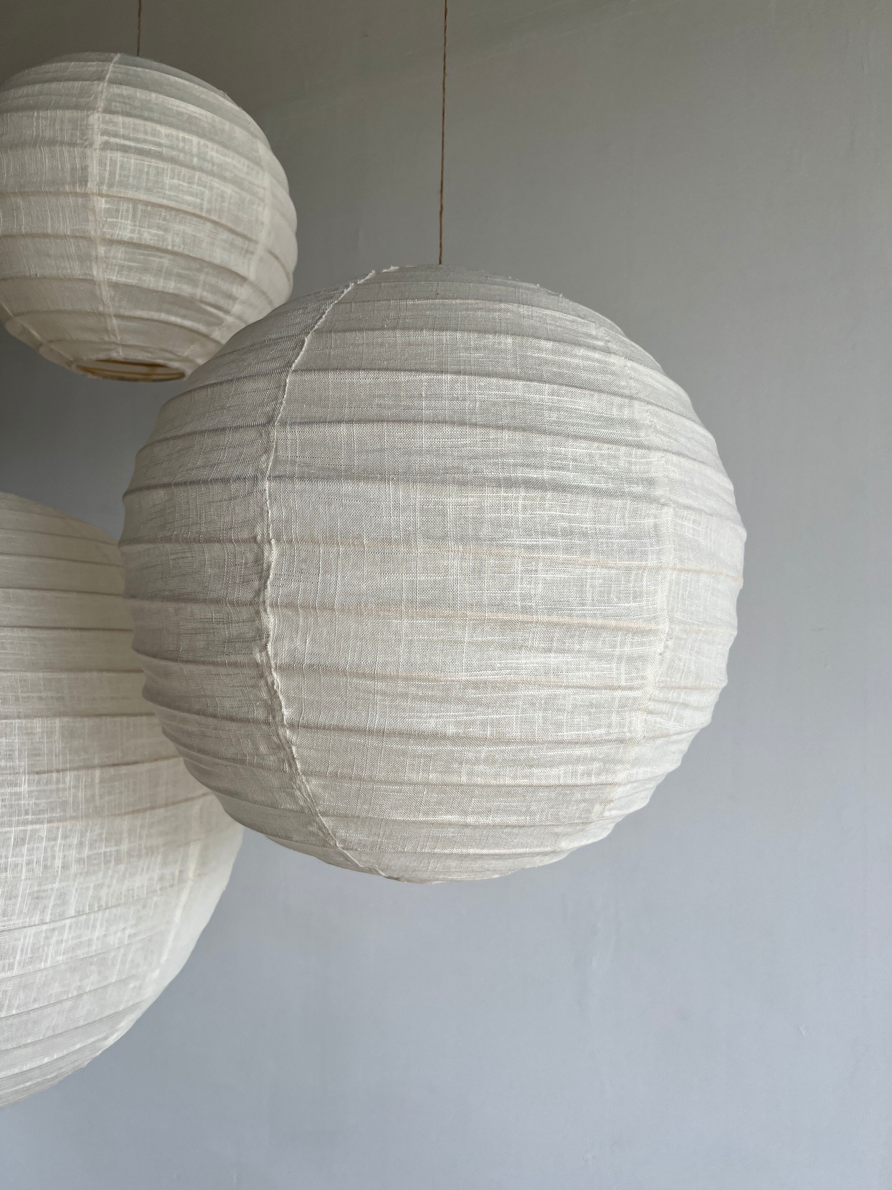 Average suspension in rattan and natural linen, Japanese-style, round D:40.