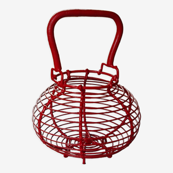 Egg basket in wire painted red, vintage from the 1970s