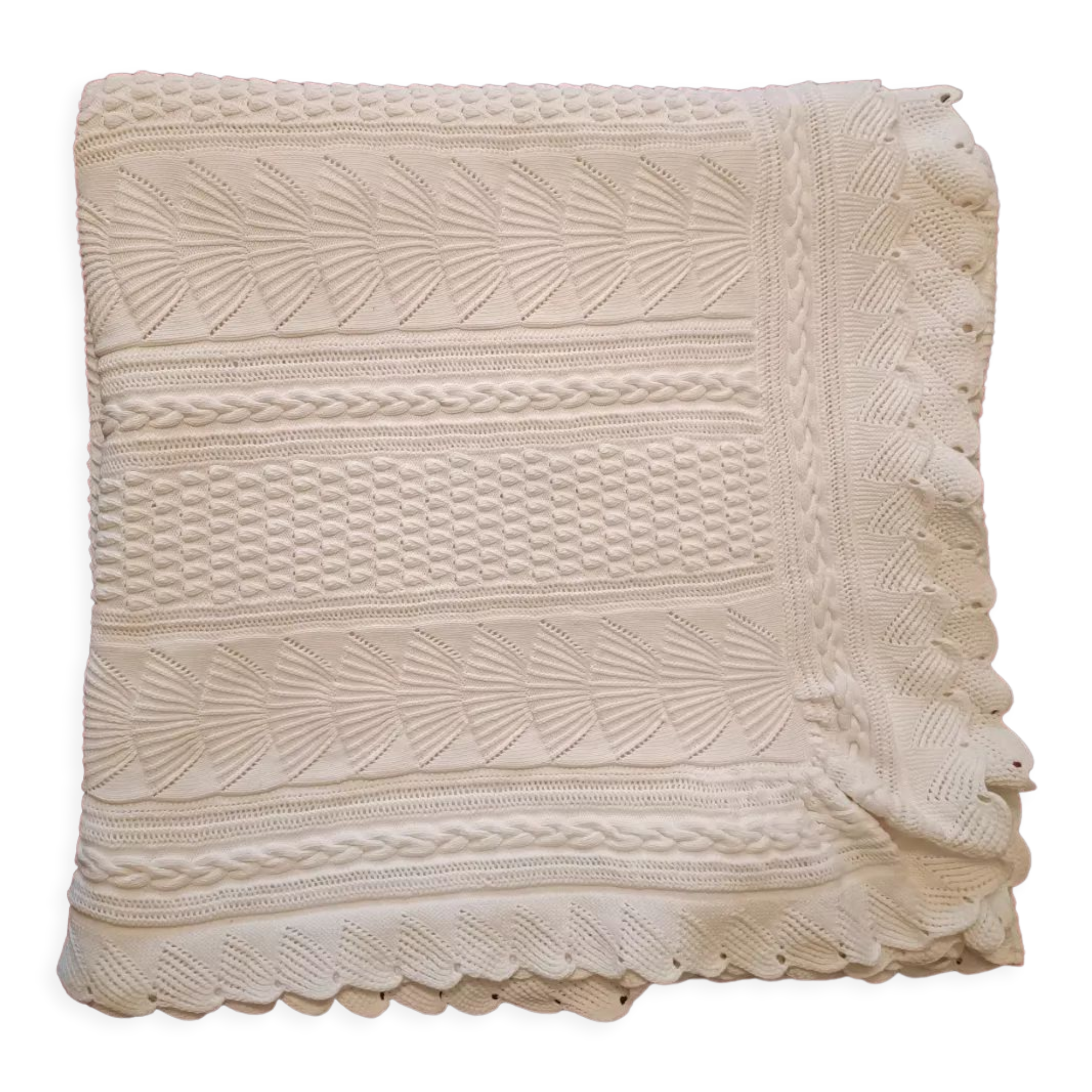 White cotton hand-knitted blanket