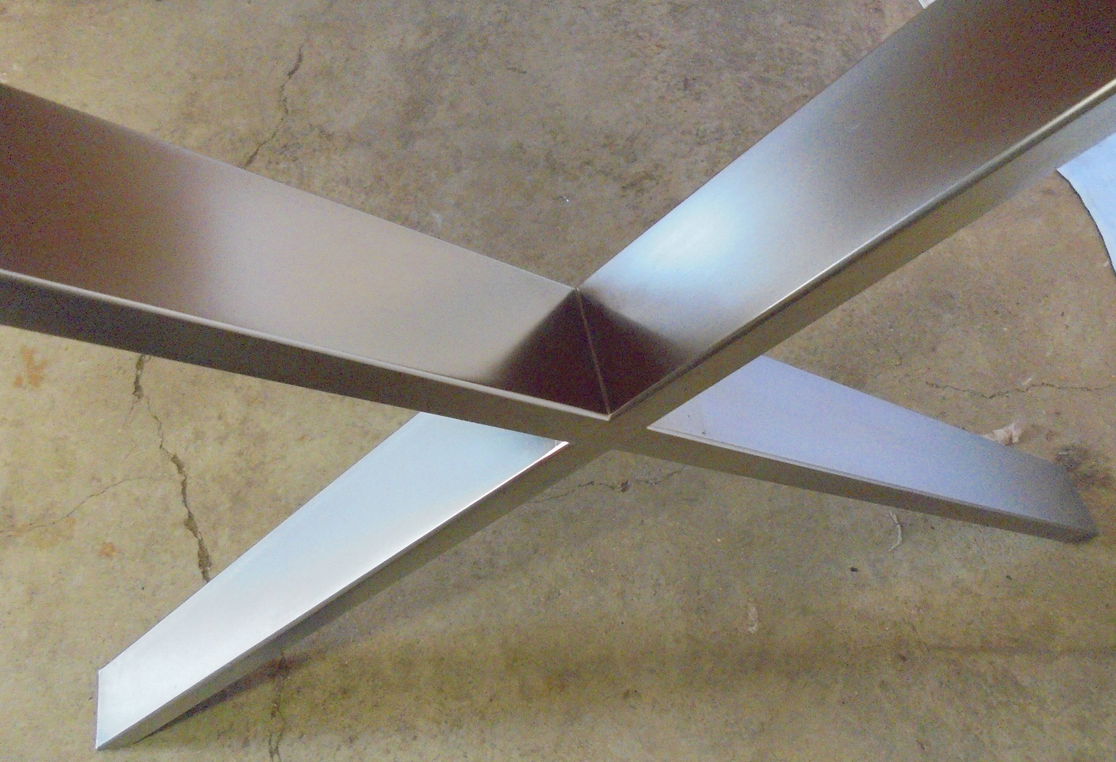 Flat office with metal feet of the 80s