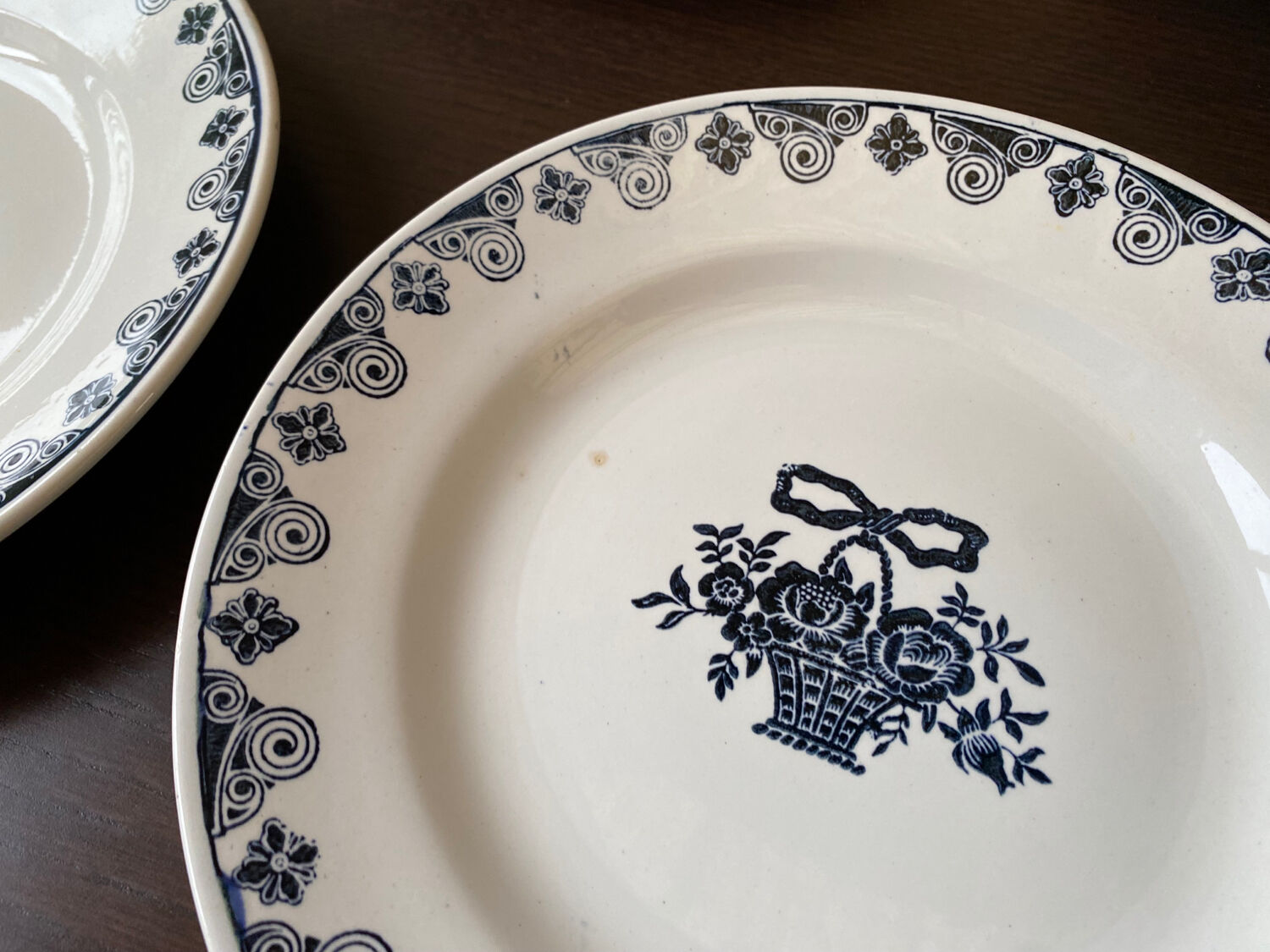 Service of 10 flat ceramic plates St Amand Marie-Rose vintage 20s/30s