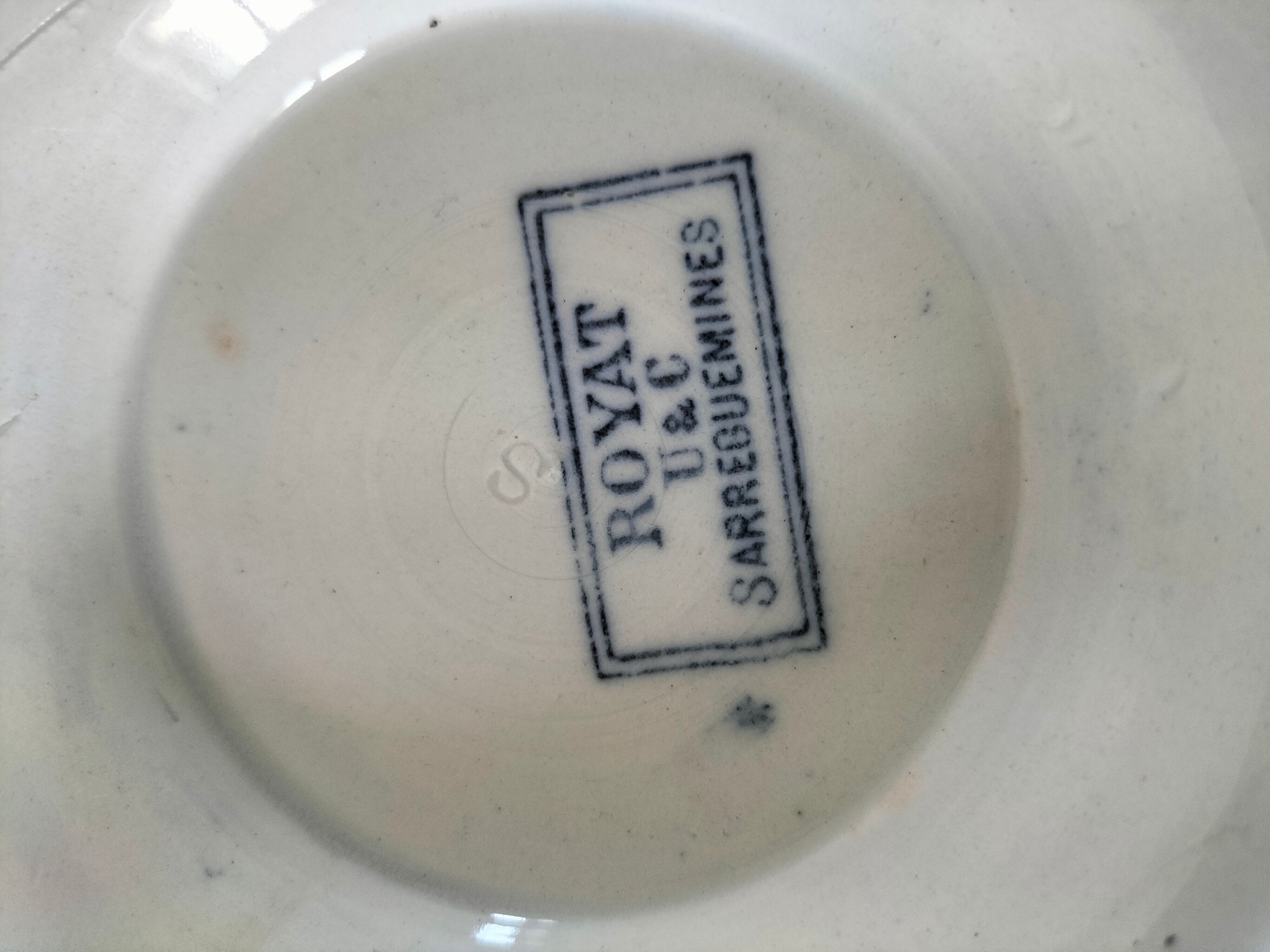 Vegetable dish U&C Sarreguemines with handles, Royat model in blue decoration.