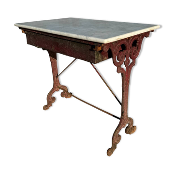 Antique French bistro table in cast iron and marble, 1900s.
